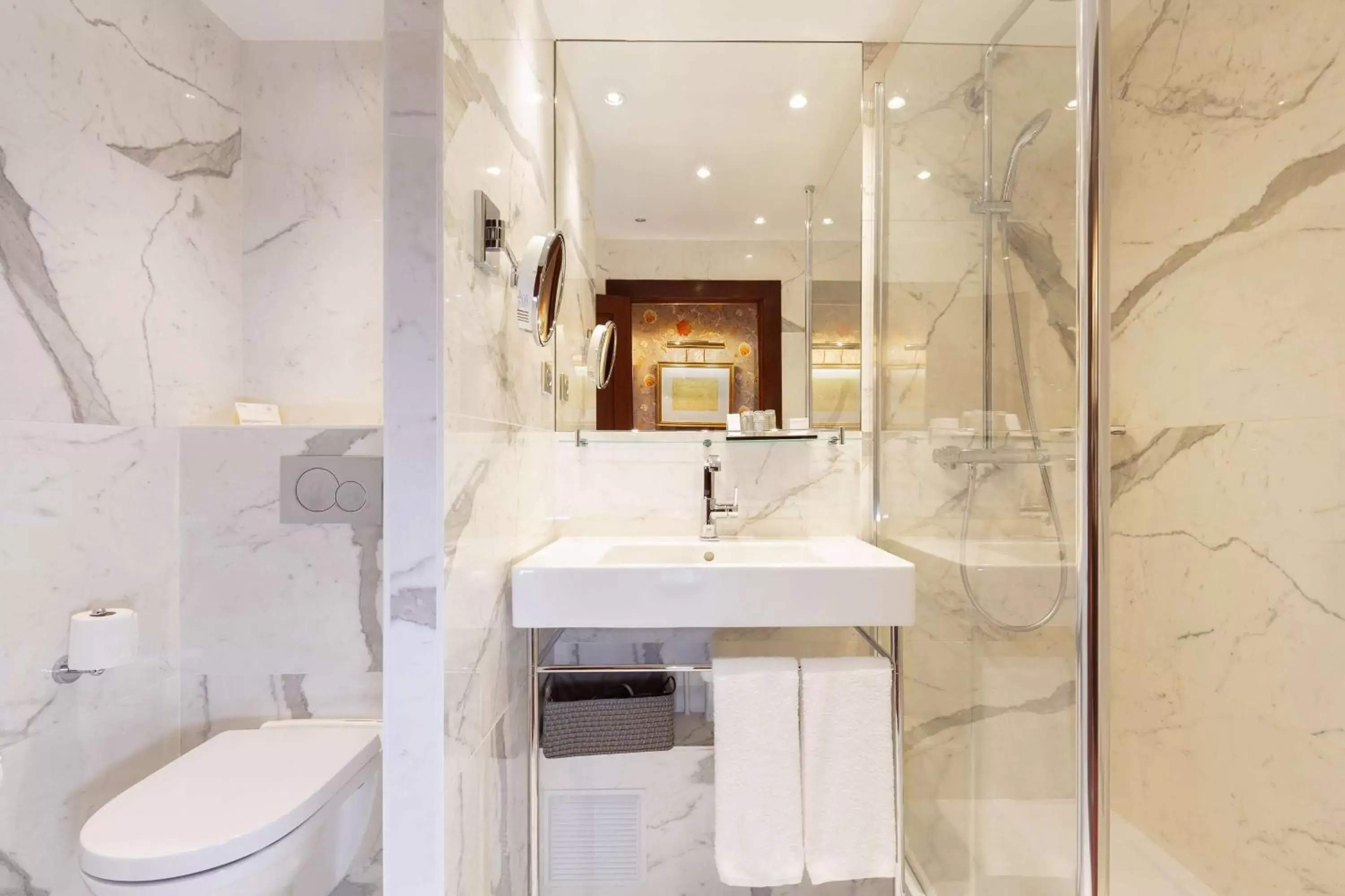 Deluxe King Room in Grand Hotel de l'Opera - BW Premier Collection Deluxe King Room in Grand Hotel de l'Opera - BW Premier Collection