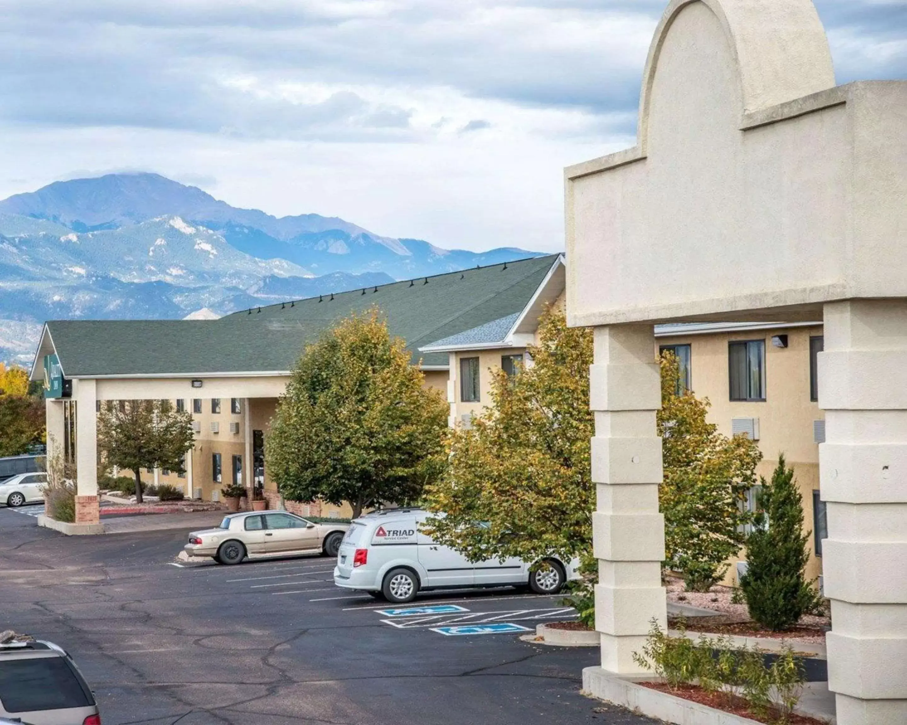 Property building in Quality Inn Colorado Springs Airport Property building in Quality Inn Colorado Springs Airport