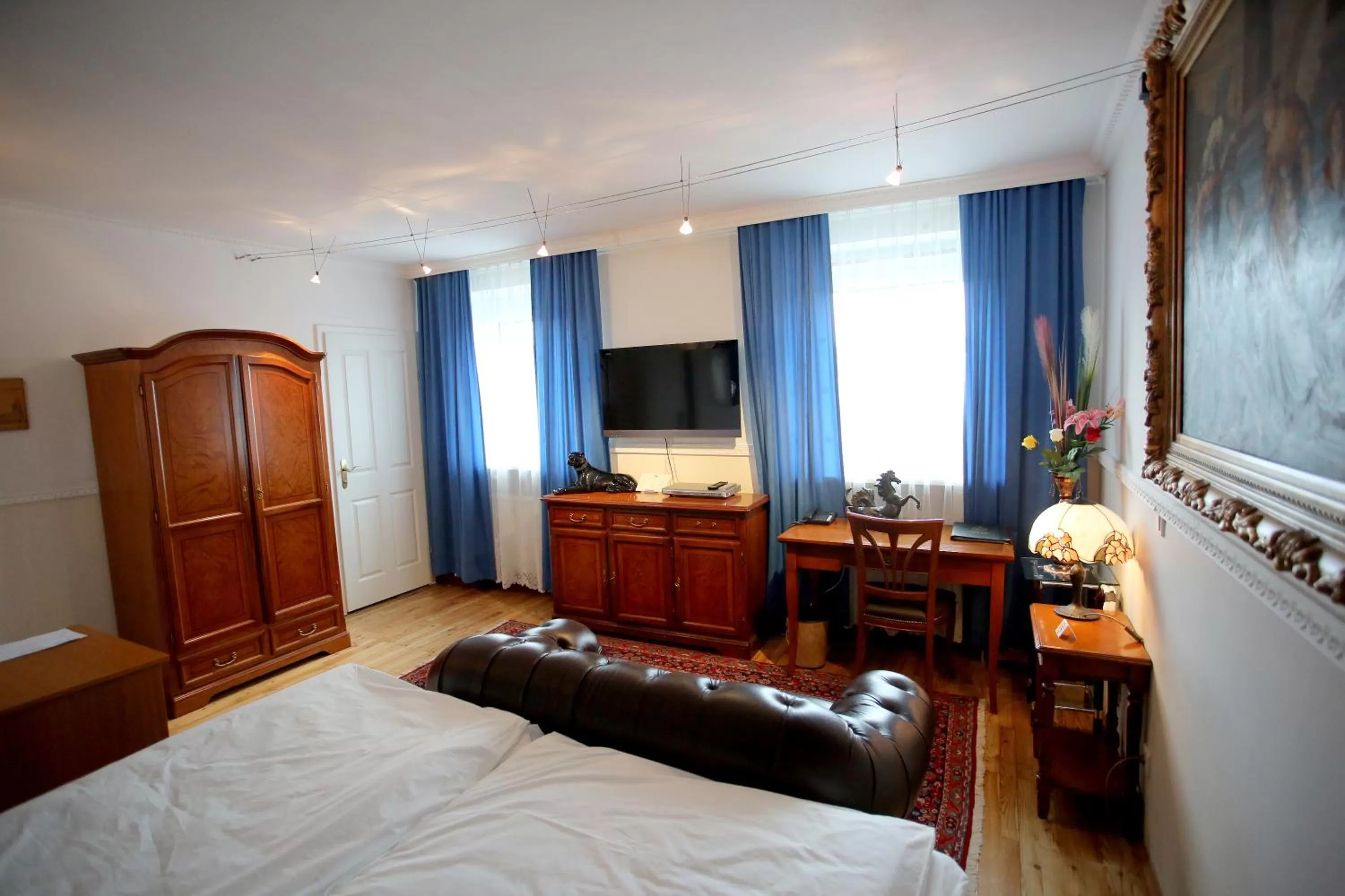 Decorative detail, Bed in Höckner Plaza Hotel