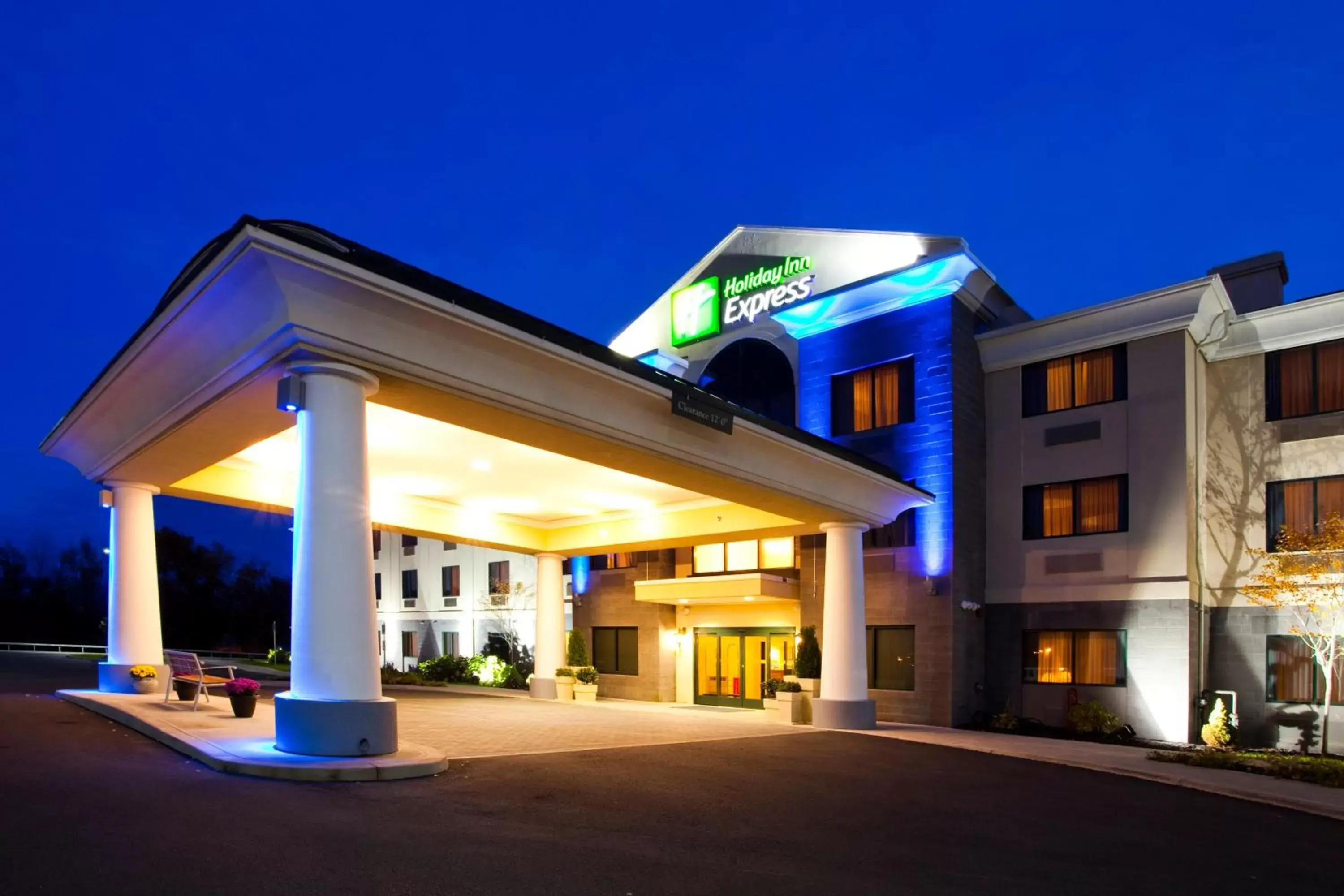 Property Building in Holiday Inn Express Syracuse Airport, an IHG Hotel