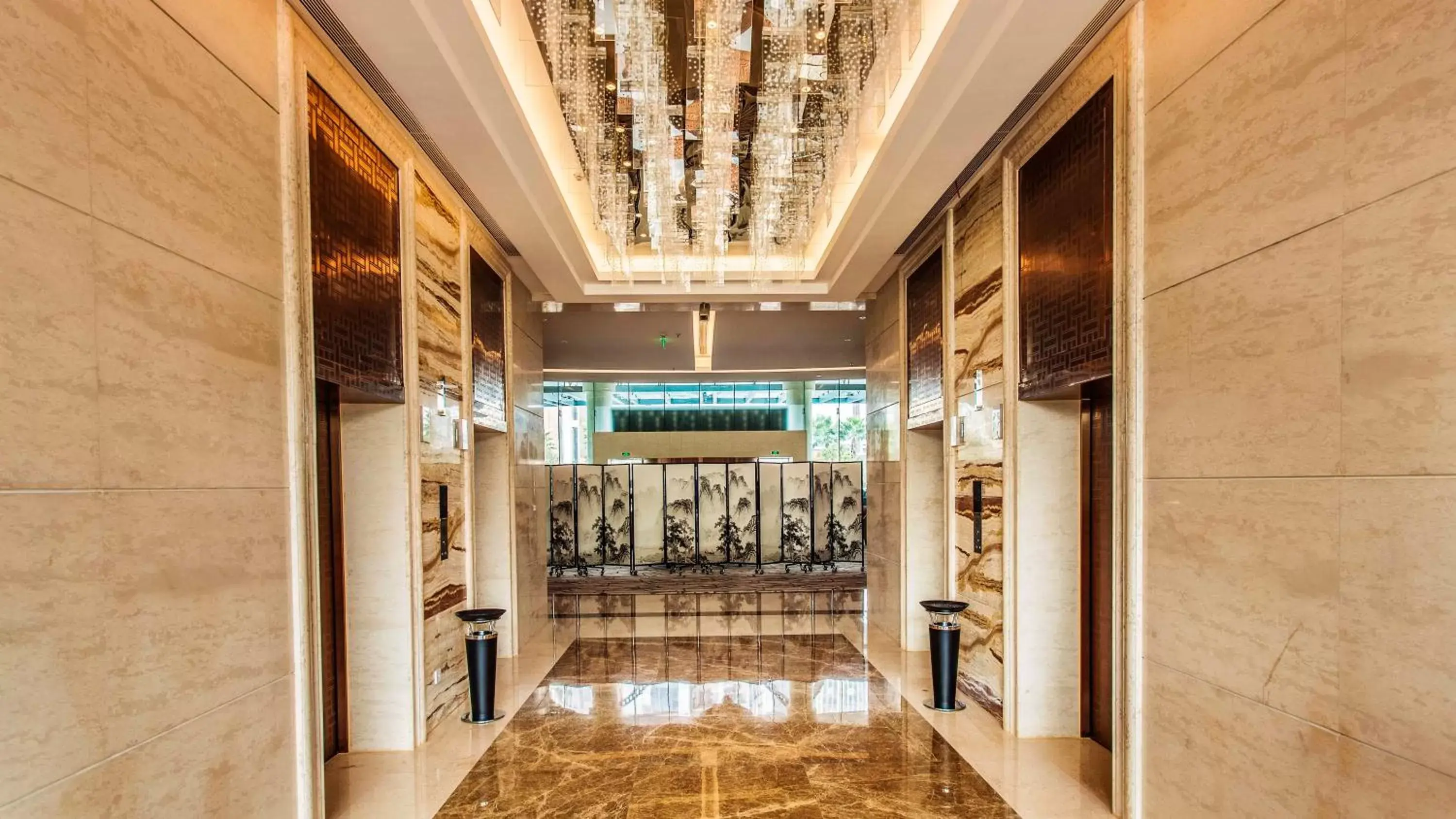 Lobby or reception in Holiday Inn Nanchang Riverside, an IHG Hotel