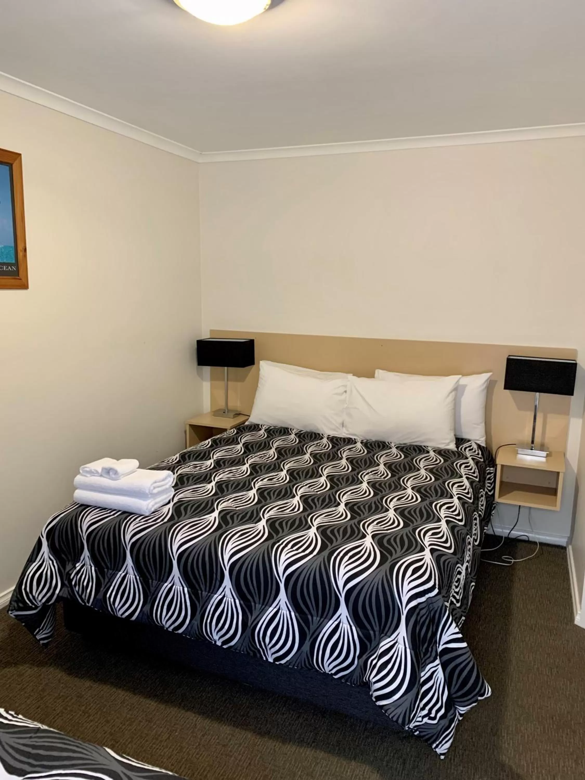 Bed in Seahorse Motel Cowes