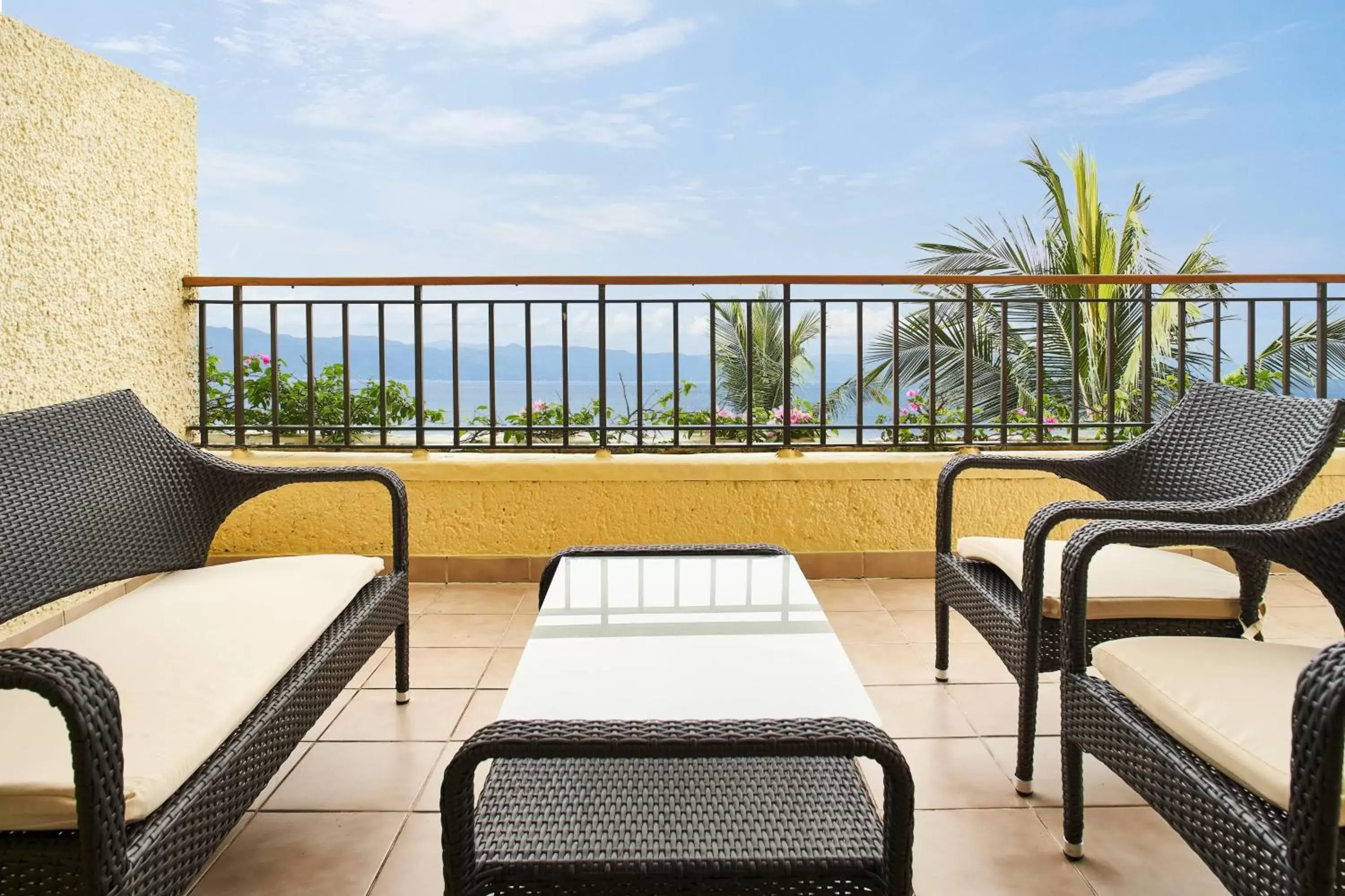 Photo of the whole room, Balcony/Terrace in Marriott Puerto Vallarta Resort & Spa