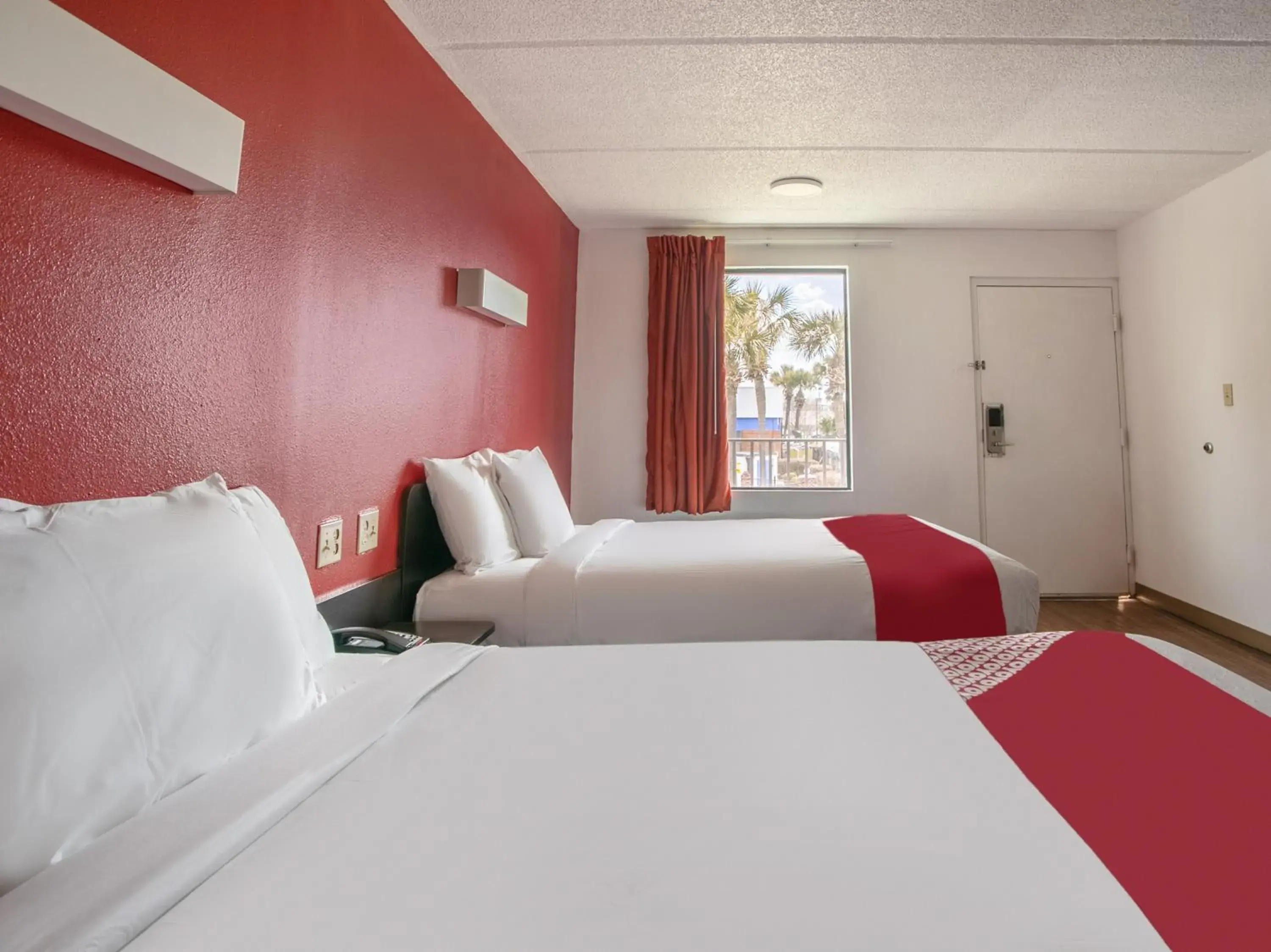 Bedroom, Bed in OYO Hotel Lake Park I-75