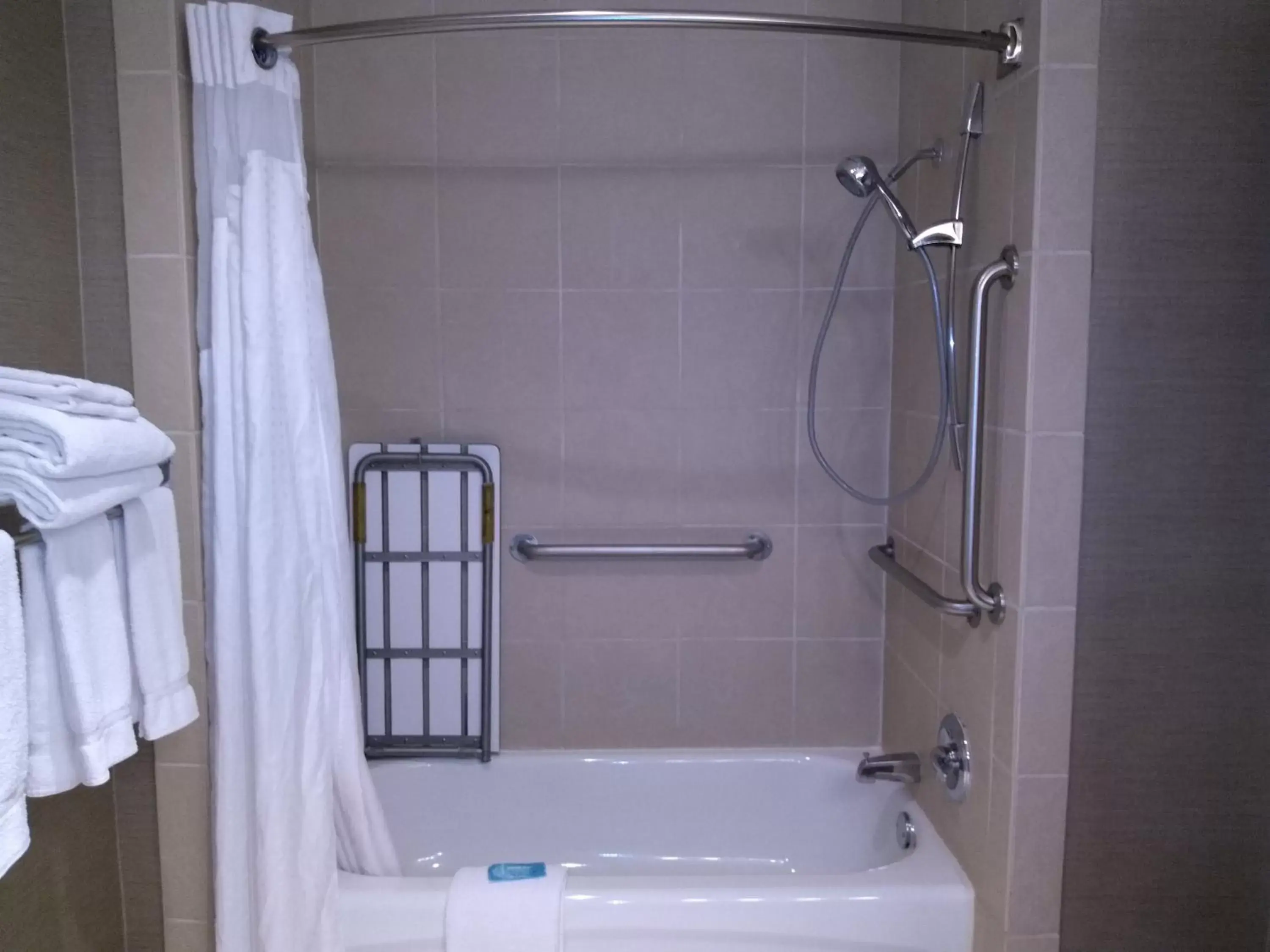 King Room - Disability Access in Holiday Inn Express Hotel & Suites Waterford by IHG King Room - Disability Access in Holiday Inn Express Hotel & Suites Waterford by IHG