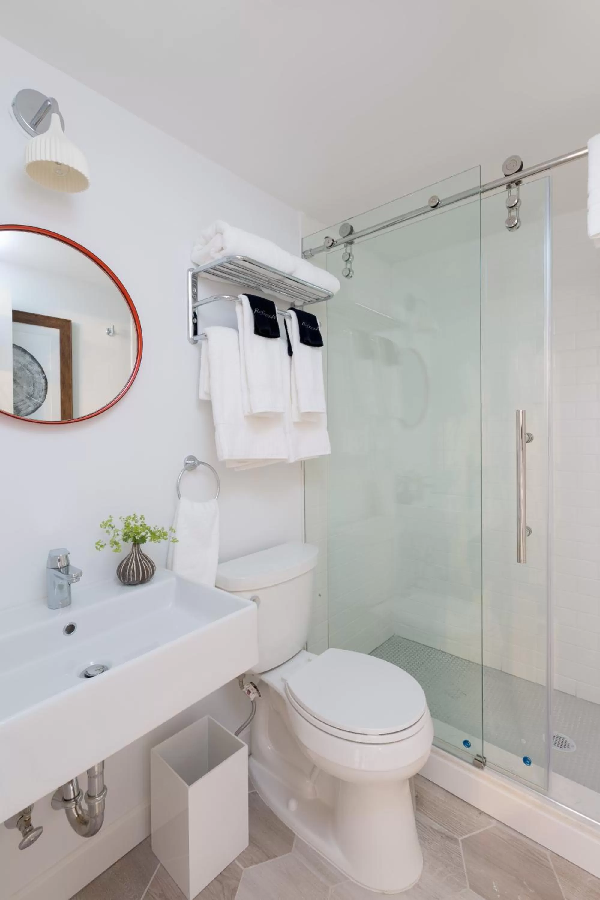 Shower in Field Guide Lodge