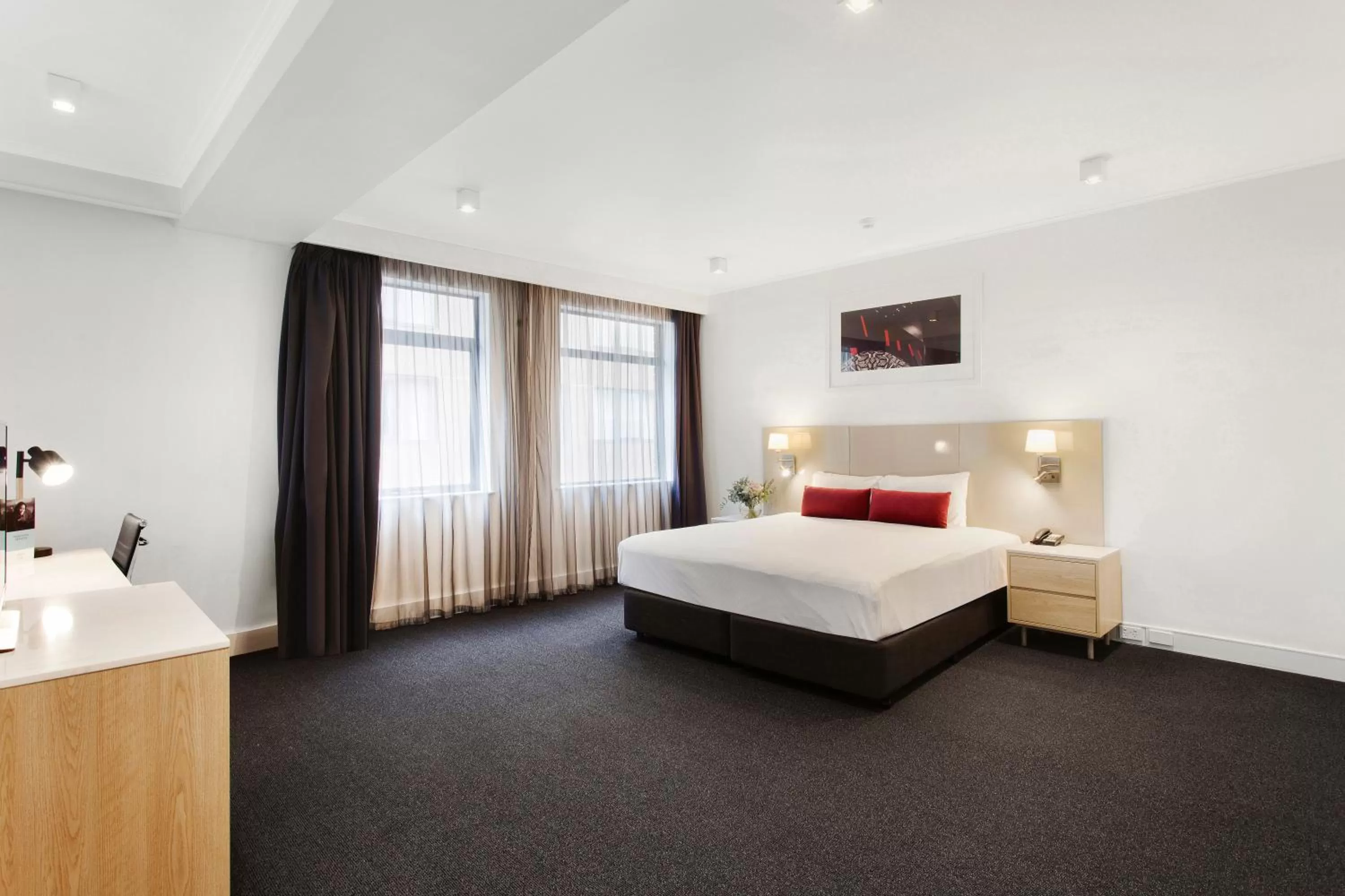 Bed in Mercure Melbourne Albert Park