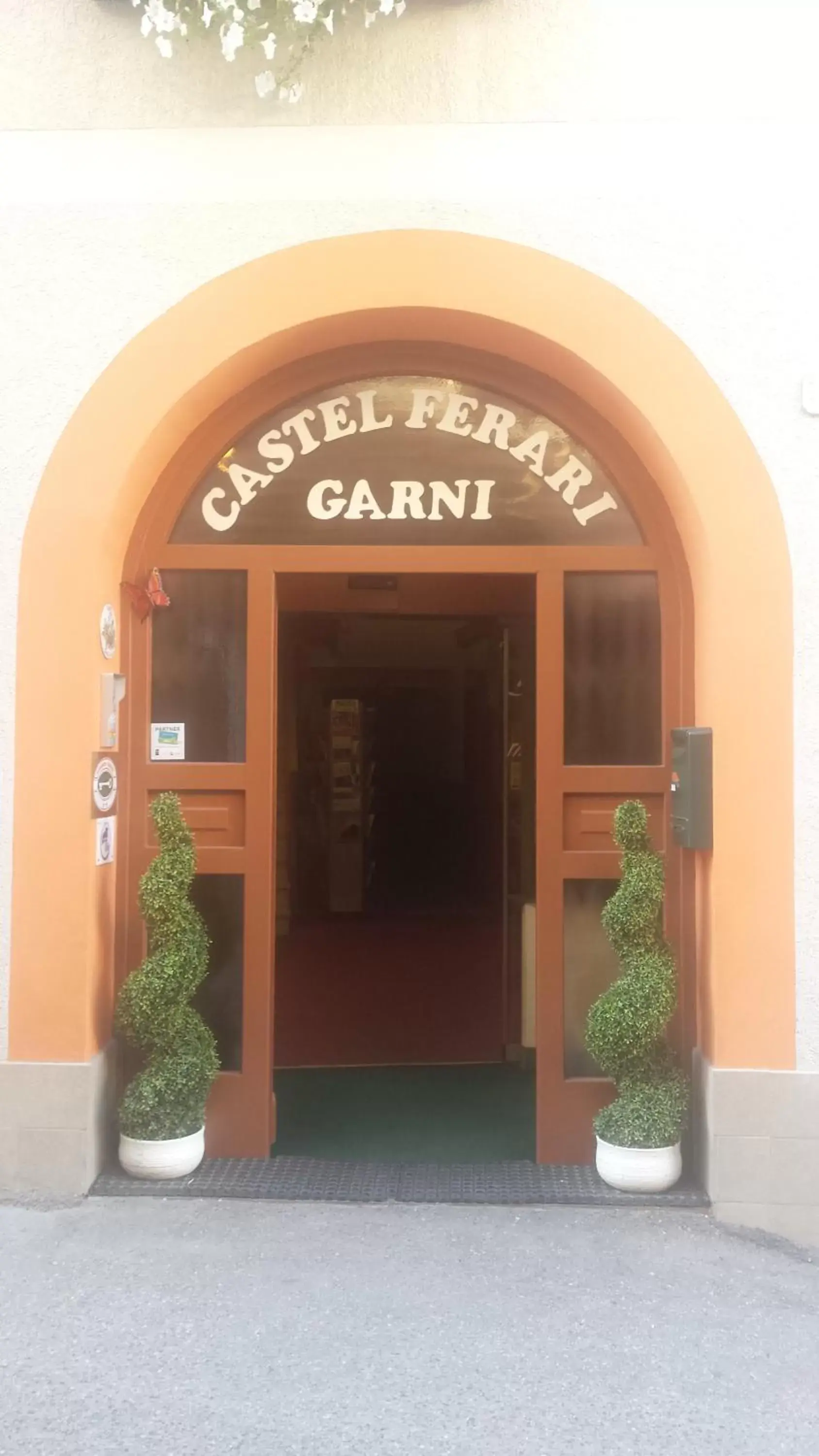 Facade/entrance in Garni Castel Ferari