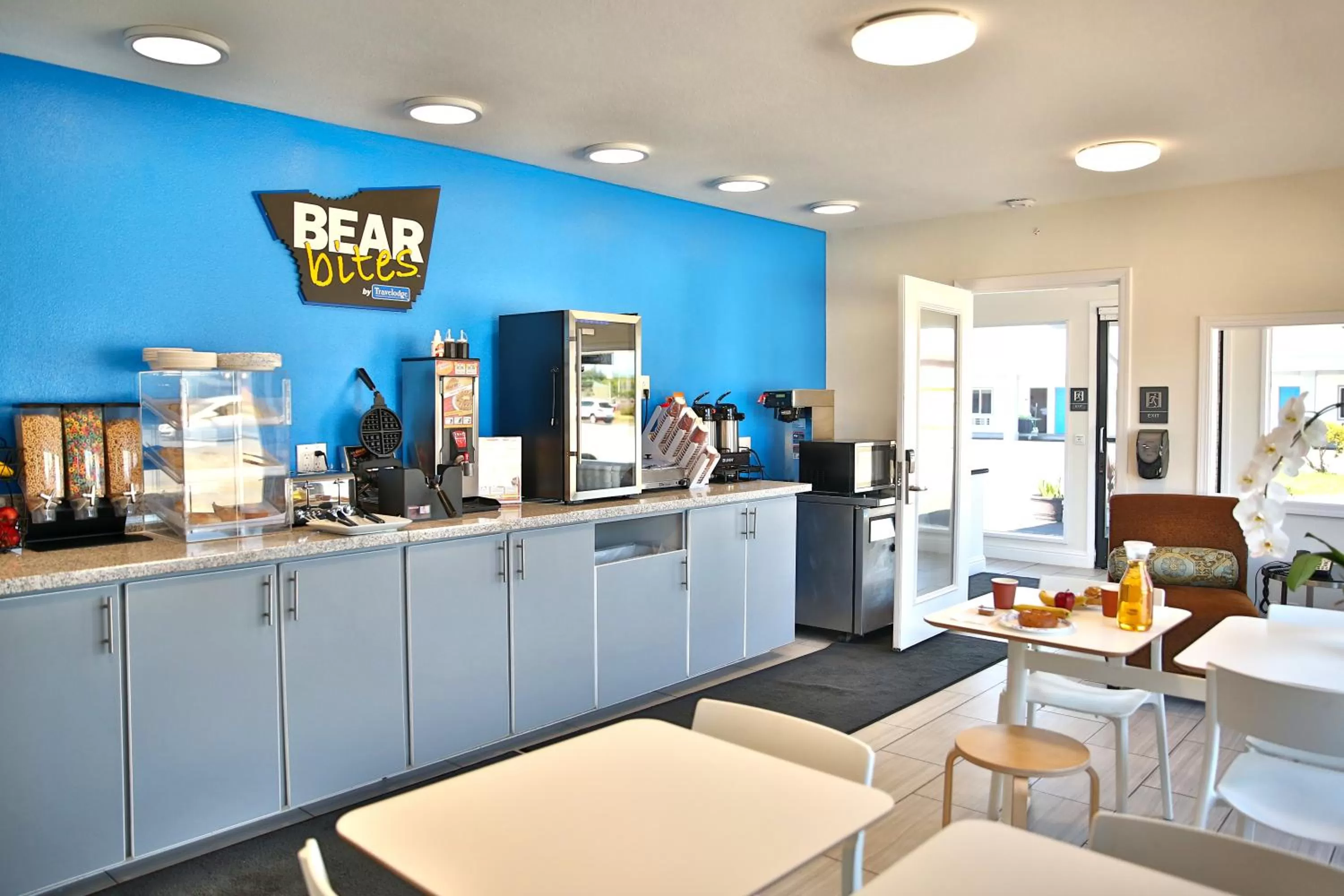 Coffee/tea facilities in Travelodge by Wyndham Crescent City