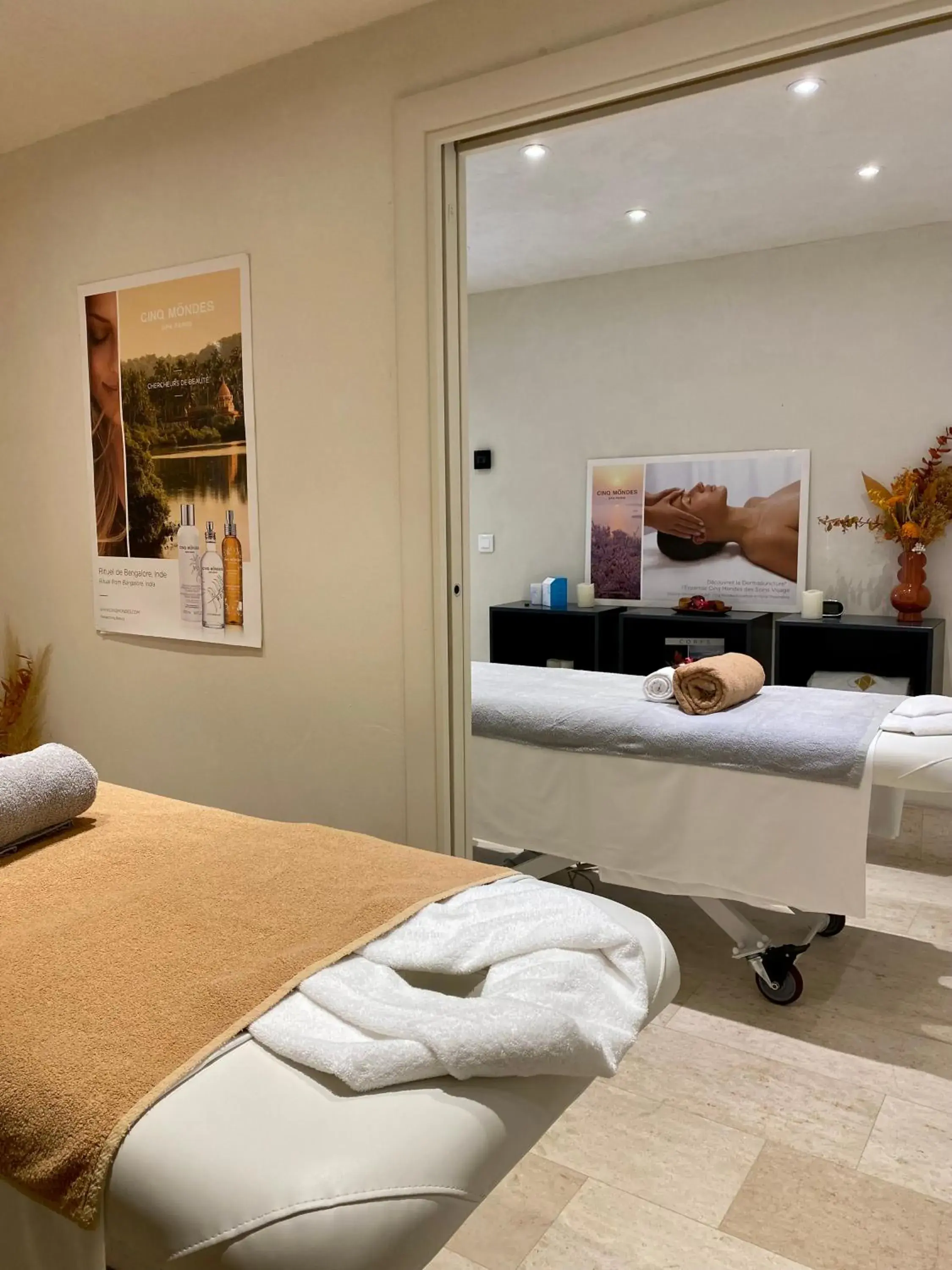 Massage, Bed in Hotel Spa Genovese