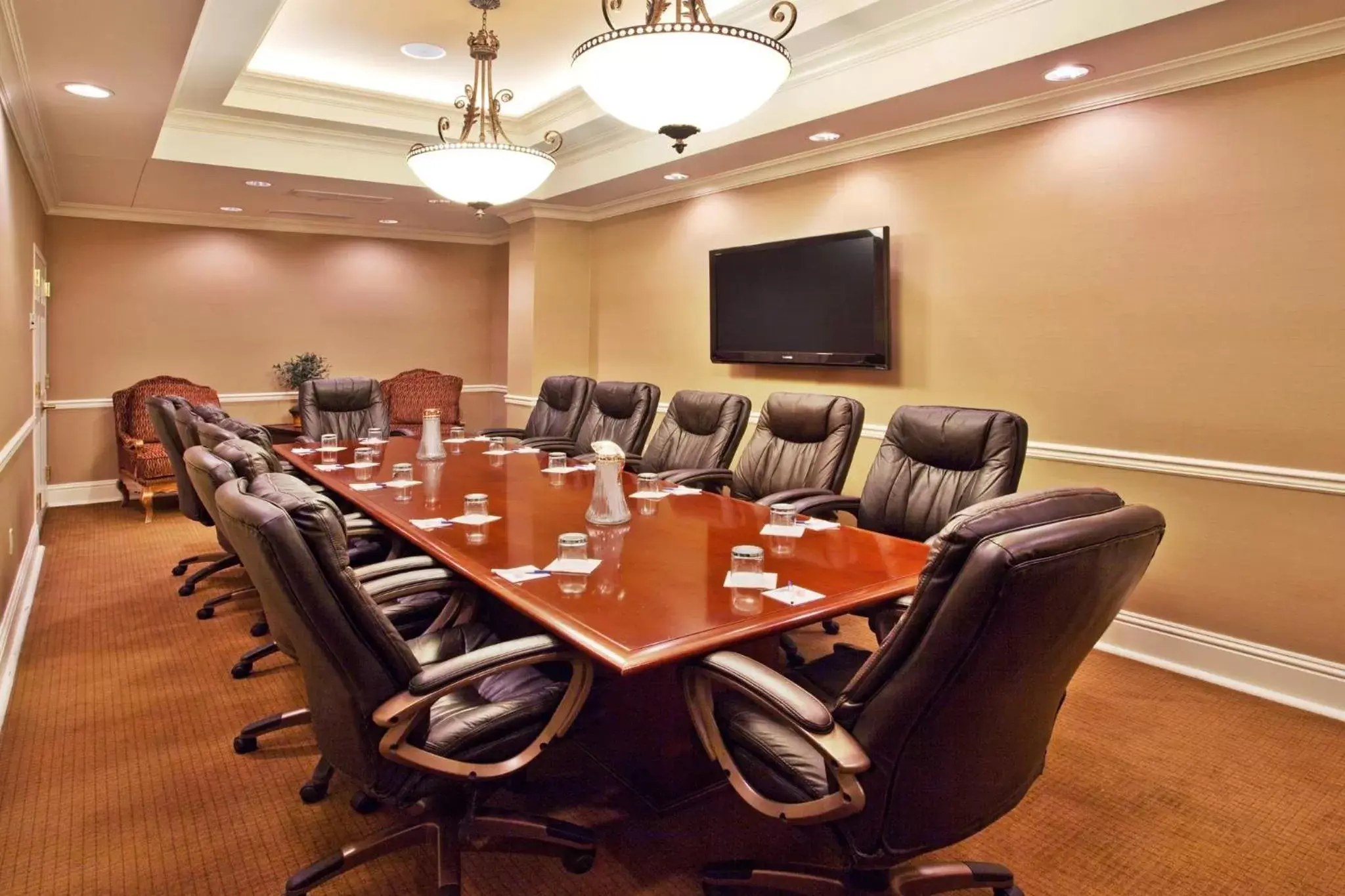 Meeting/conference room in Holiday Inn Express Savannah - Historic District, an IHG Hotel