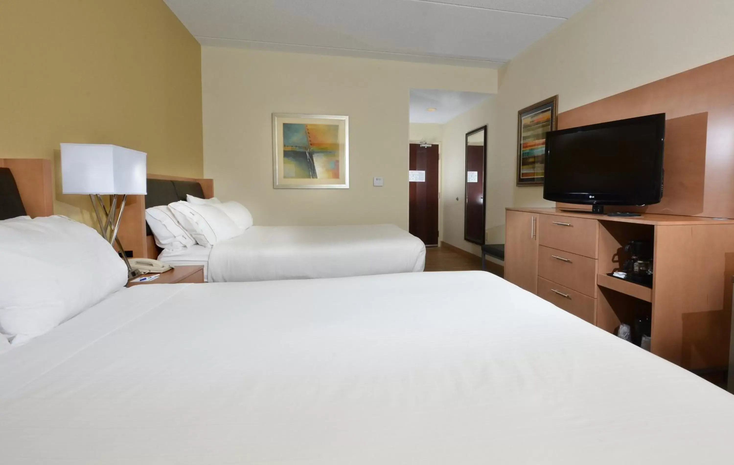 Photo of the whole room, Bed in Holiday Inn Express Hotel & Suites High Point South, an IHG Hotel