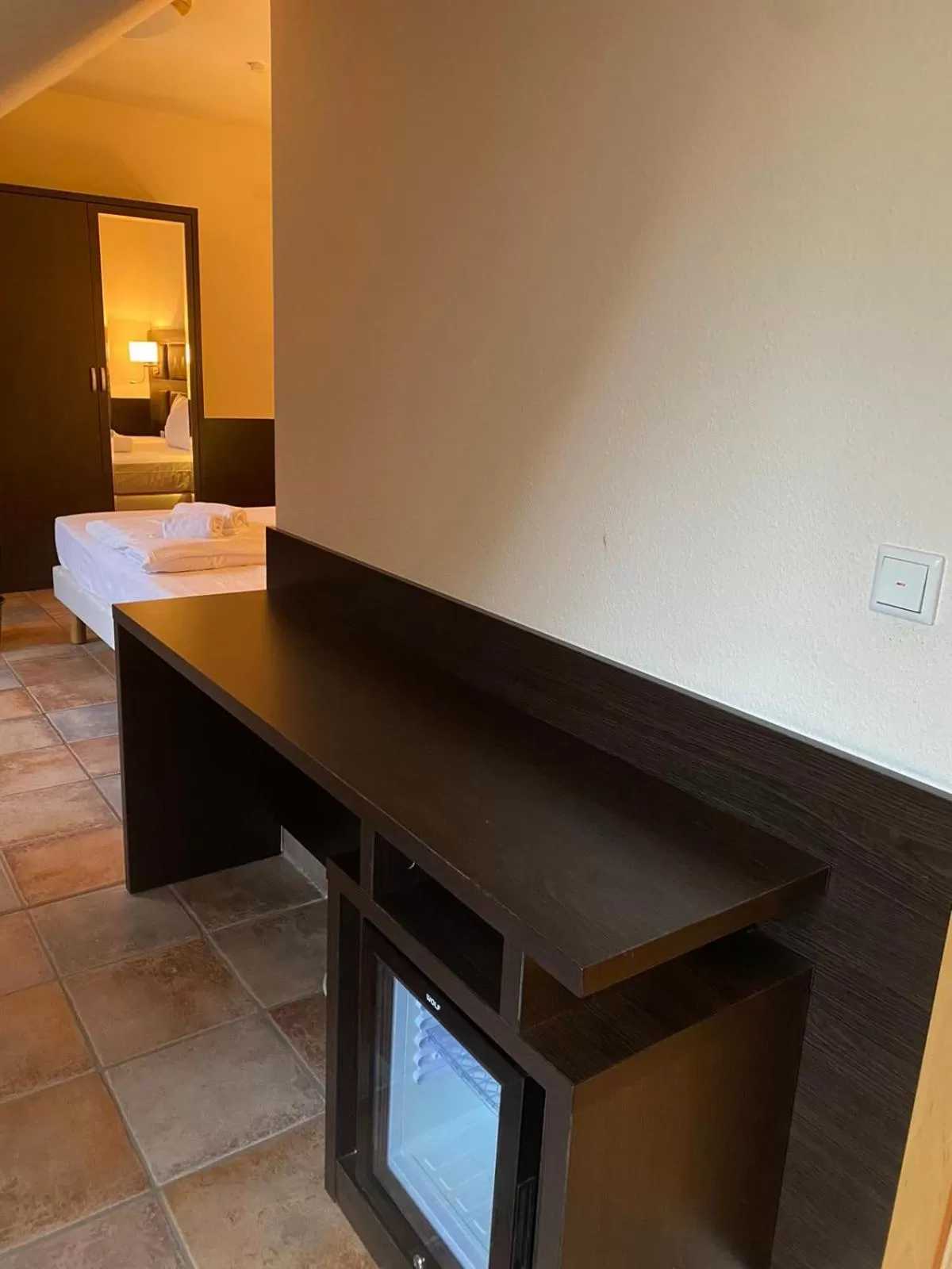 TV and multimedia, Bed in Vintage Hotel Köln Pulheim - Kostenlose Parkplätze