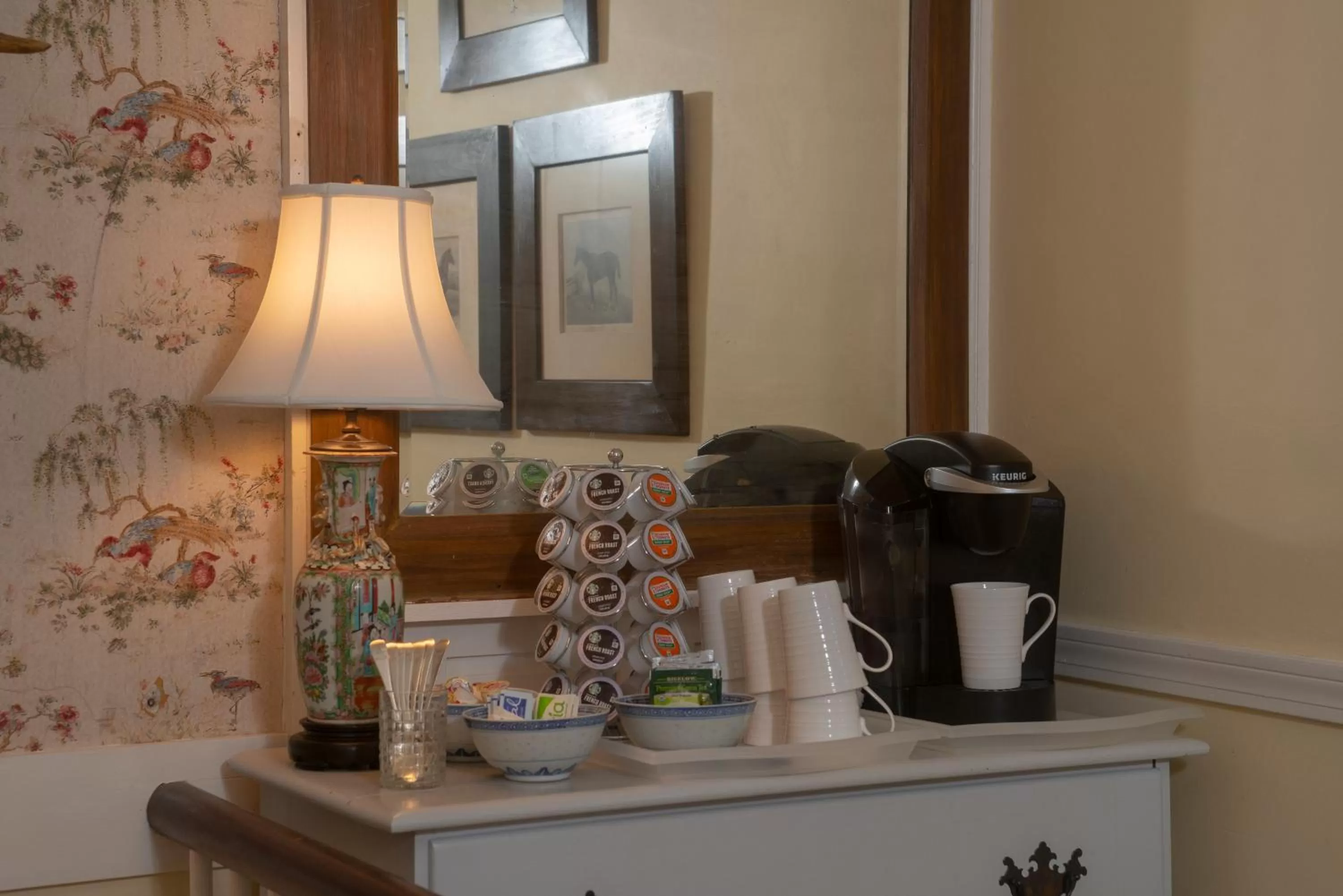 Coffee/tea facilities in Village Inn