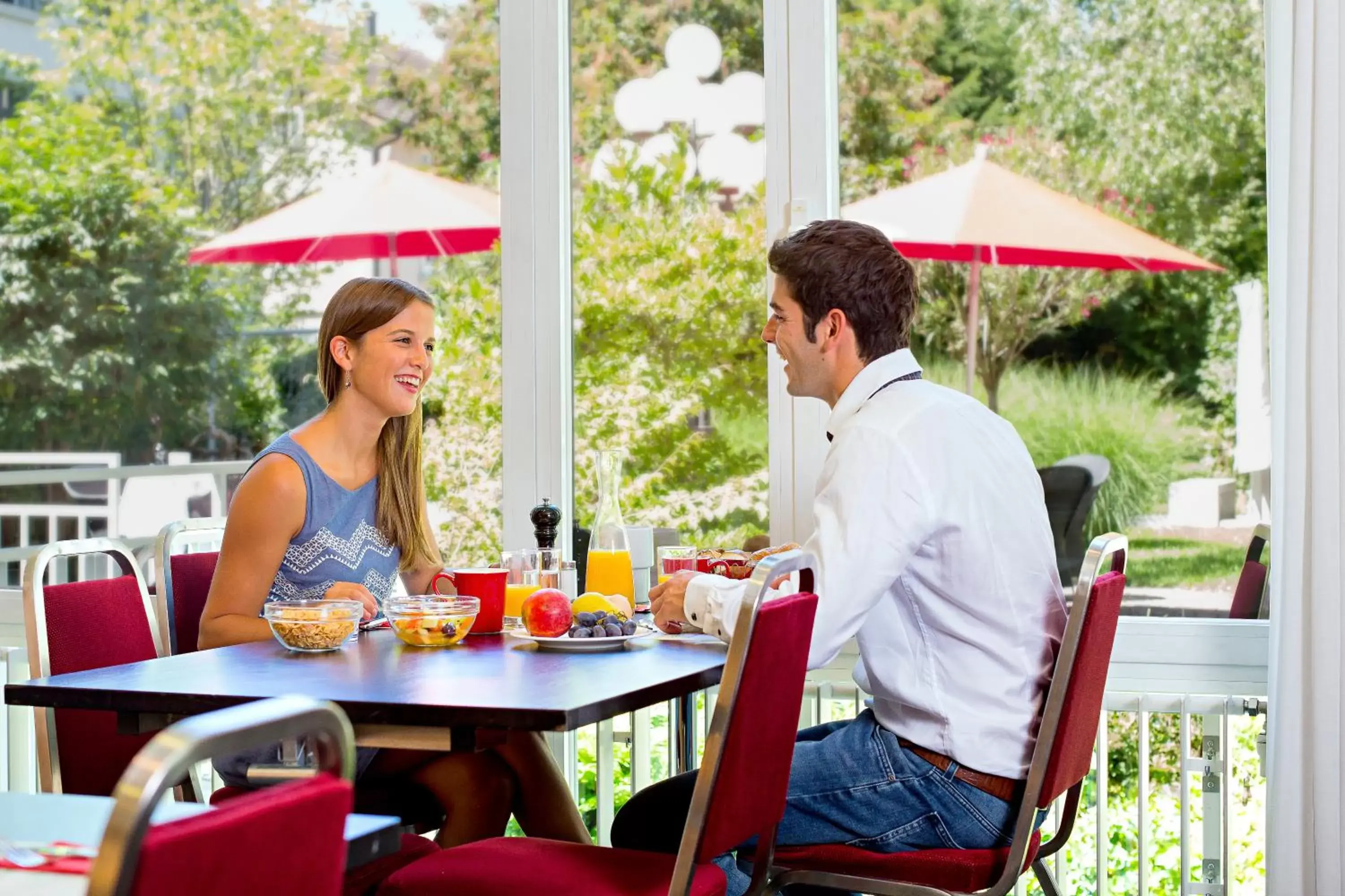 Patio, Restaurant/Places to Eat in Hotel Wartmann am Bahnhof