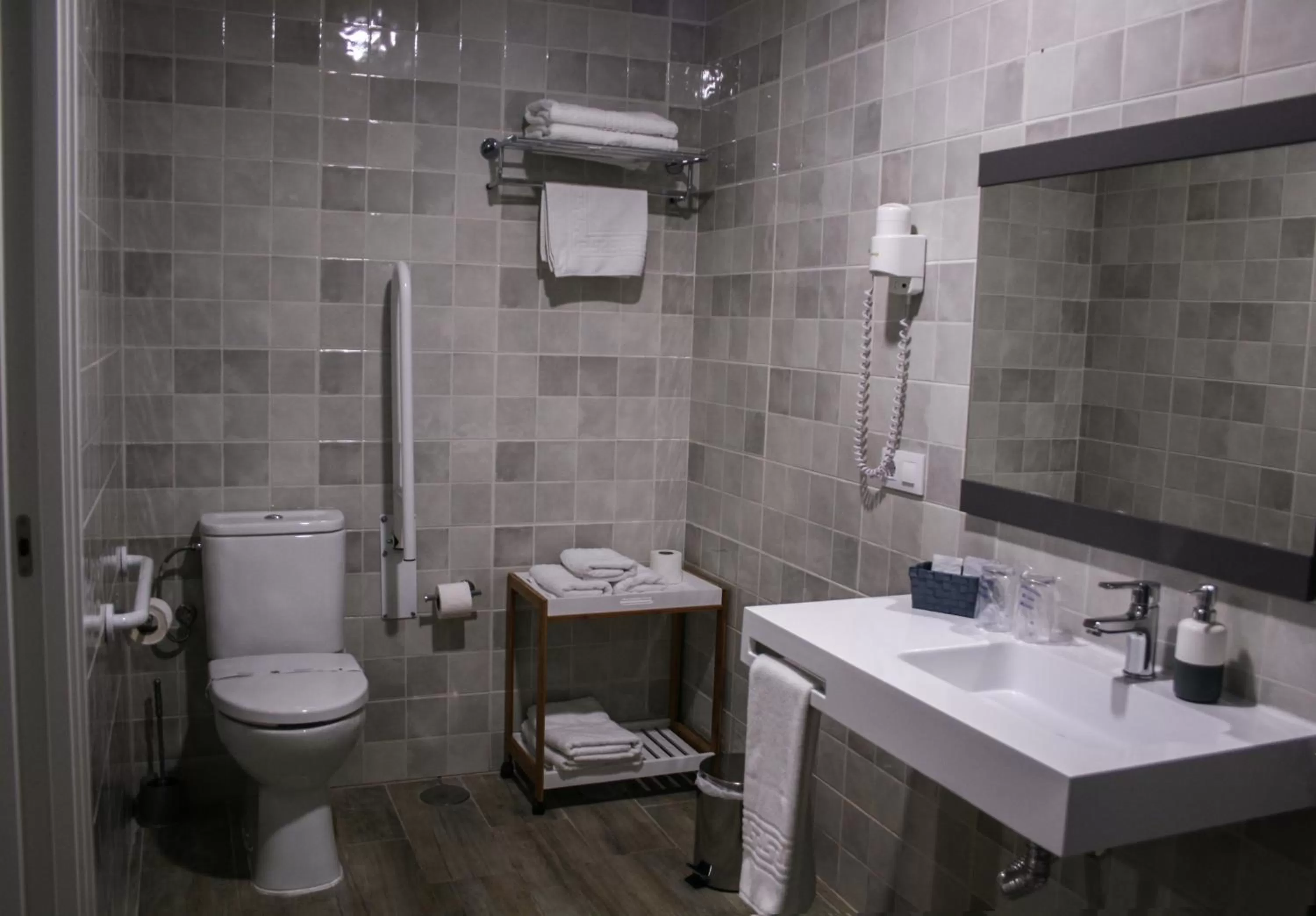 Bathroom in Hotel Apartamentos MPD