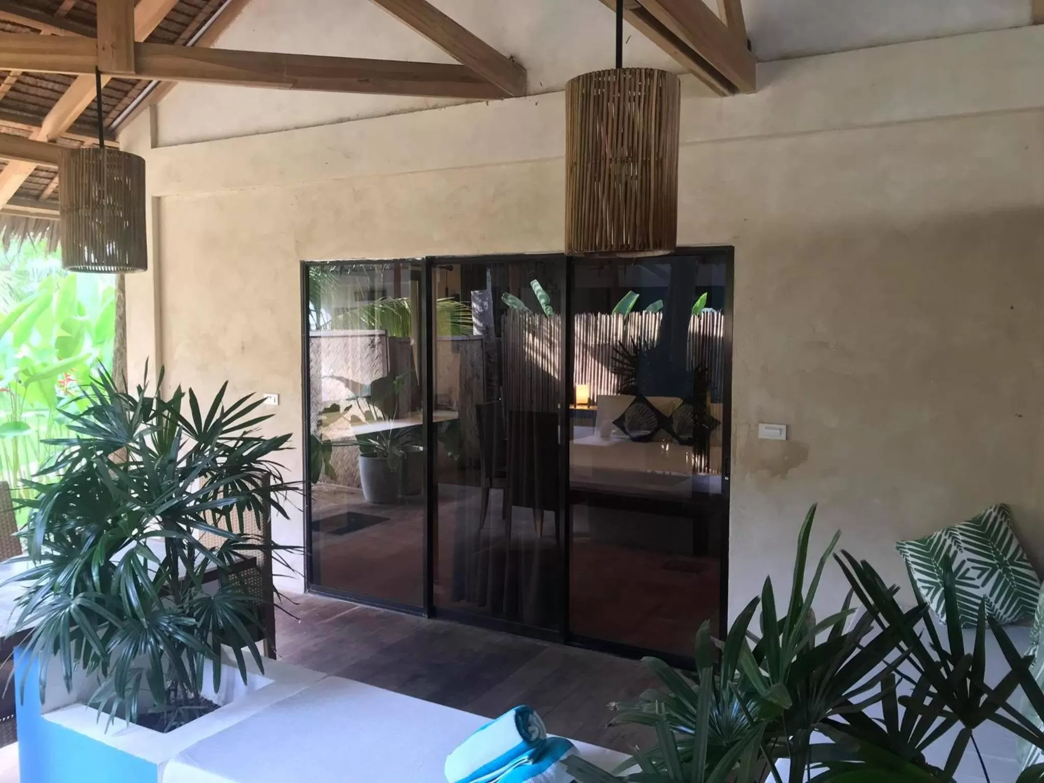 Patio, Bed in Mahogany Resort & Spa