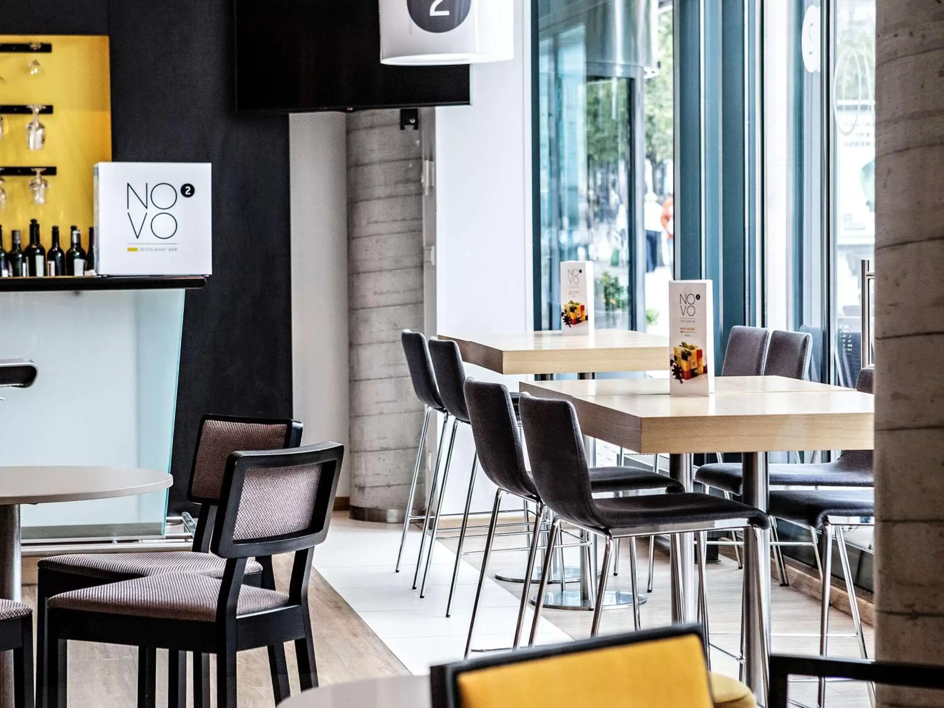 Lounge or bar, Dining Area in Novotel Vilnius Centre