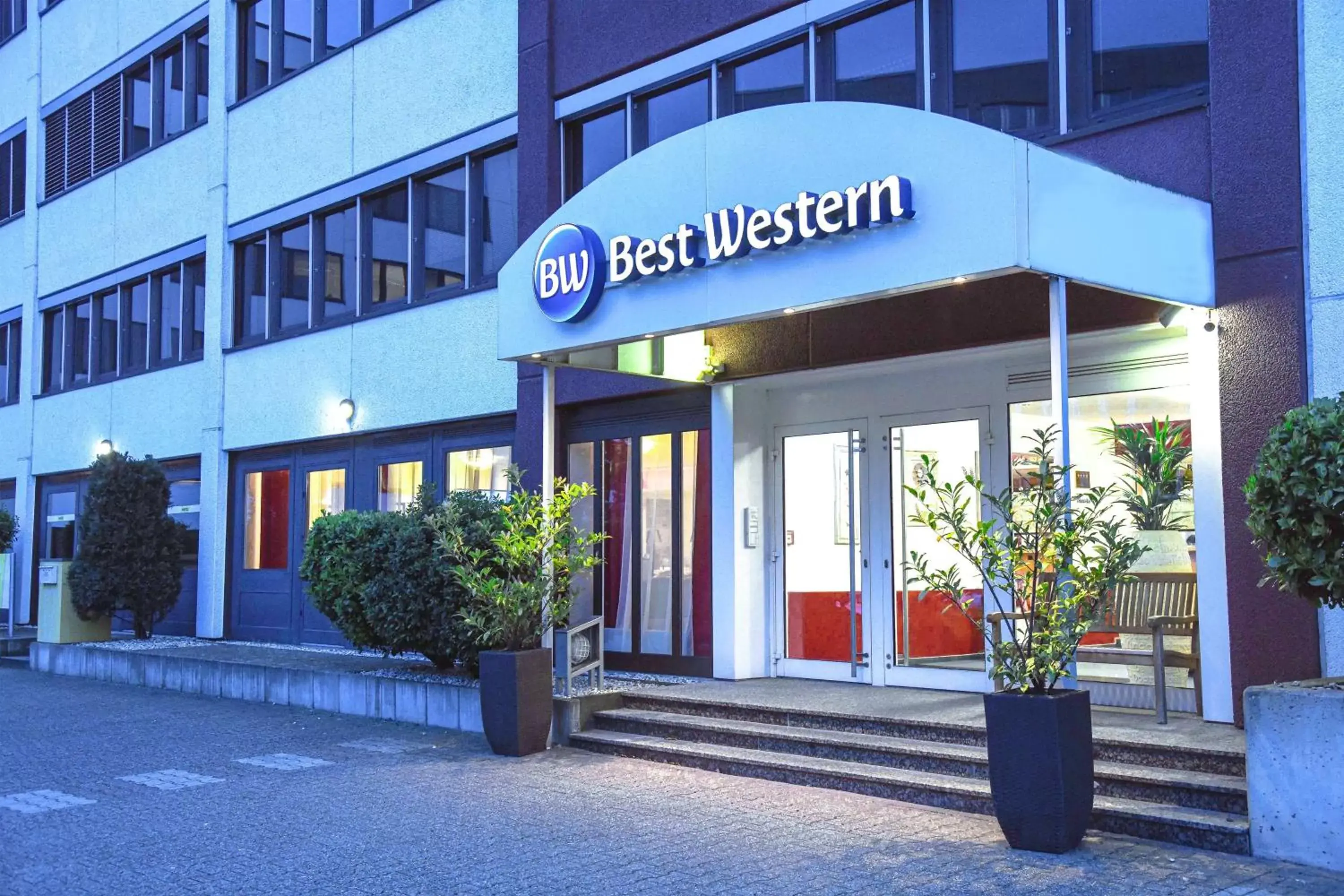 Property building in Best Western Comfort Business Hotel Düsseldorf-Neuss