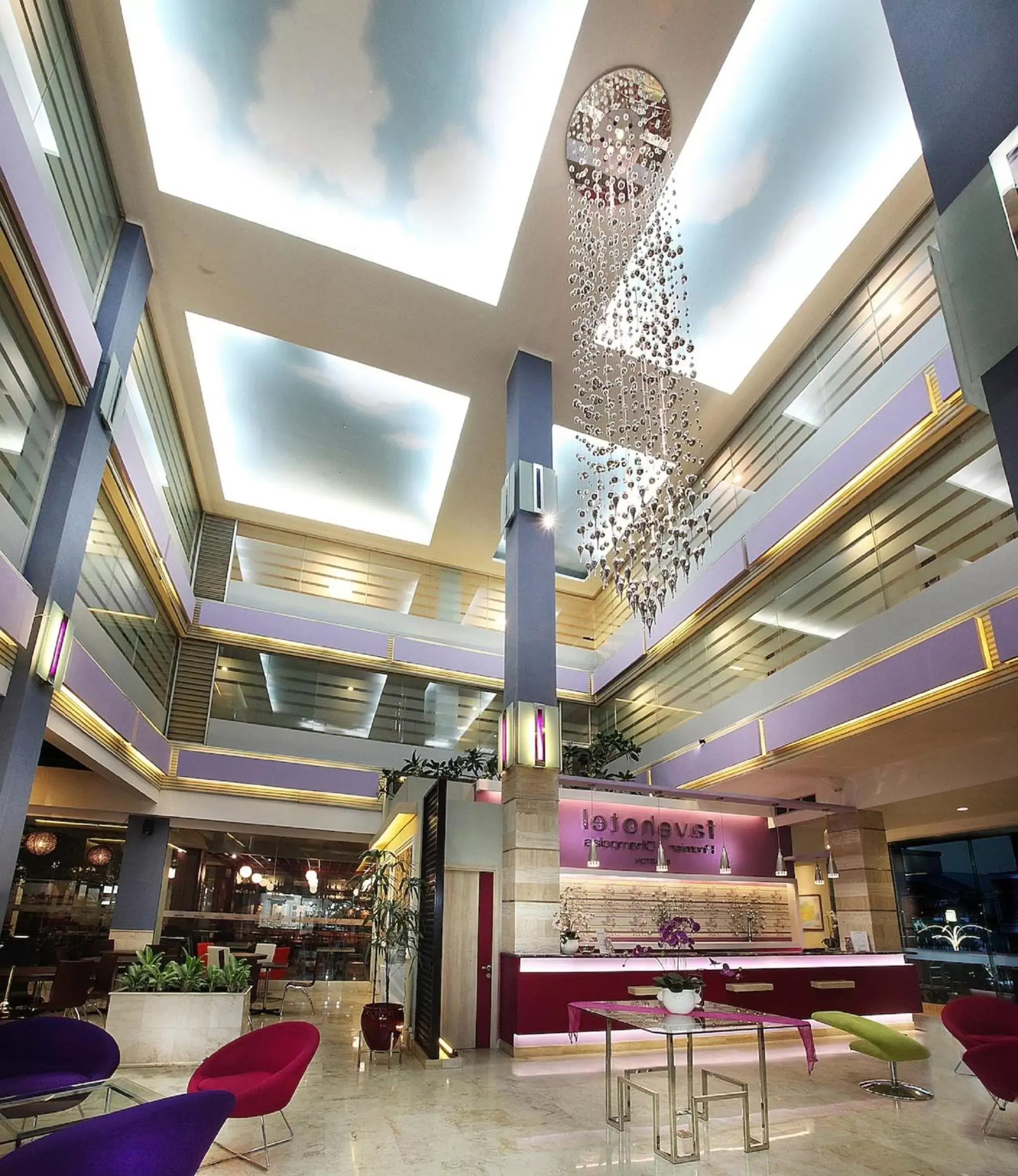 Lobby or reception in favehotel Premier Cihampelas