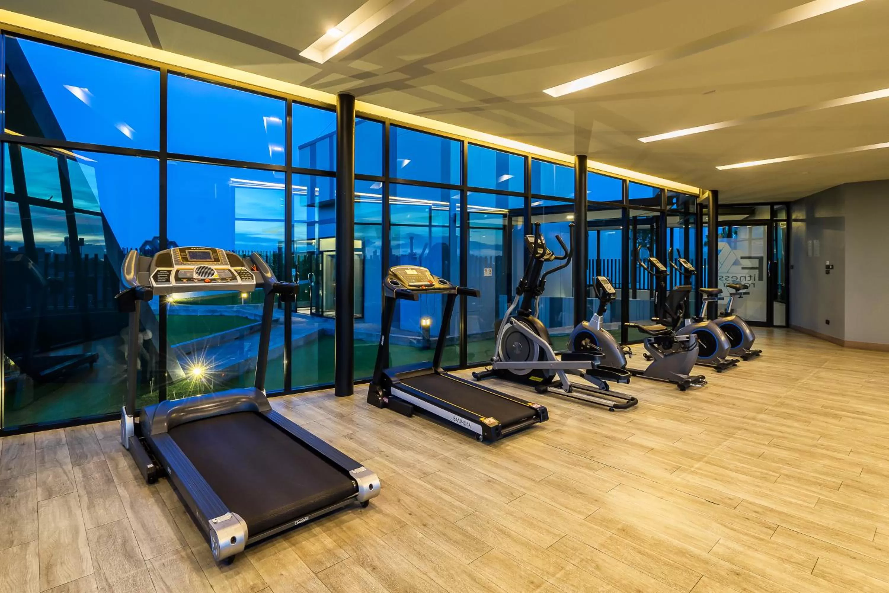 Fitness centre/facilities in De Botan Srinakarin Hotel & Residence