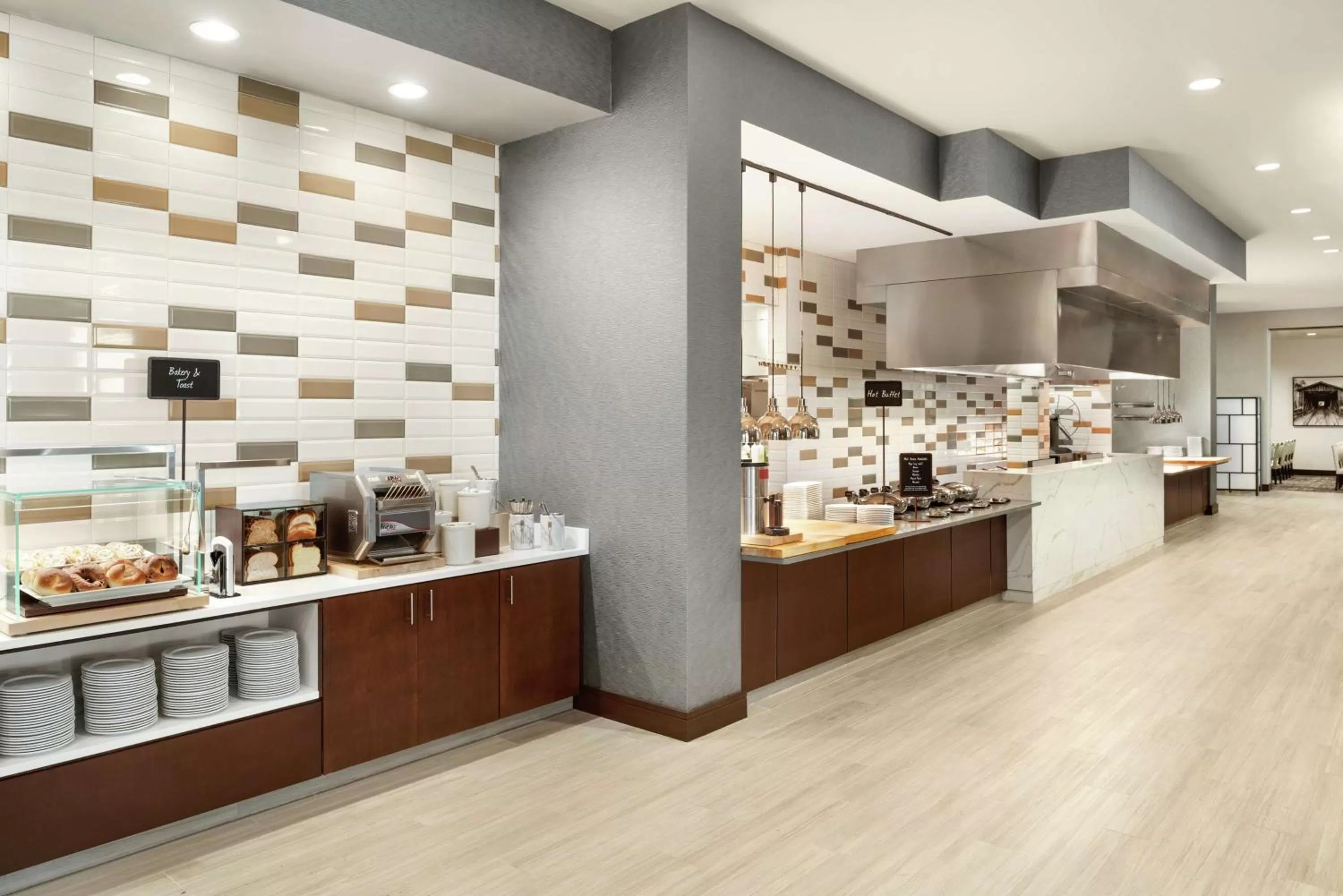 Breakfast in Embassy Suites By Hilton Noblesville Indianapolis Conv Ctr