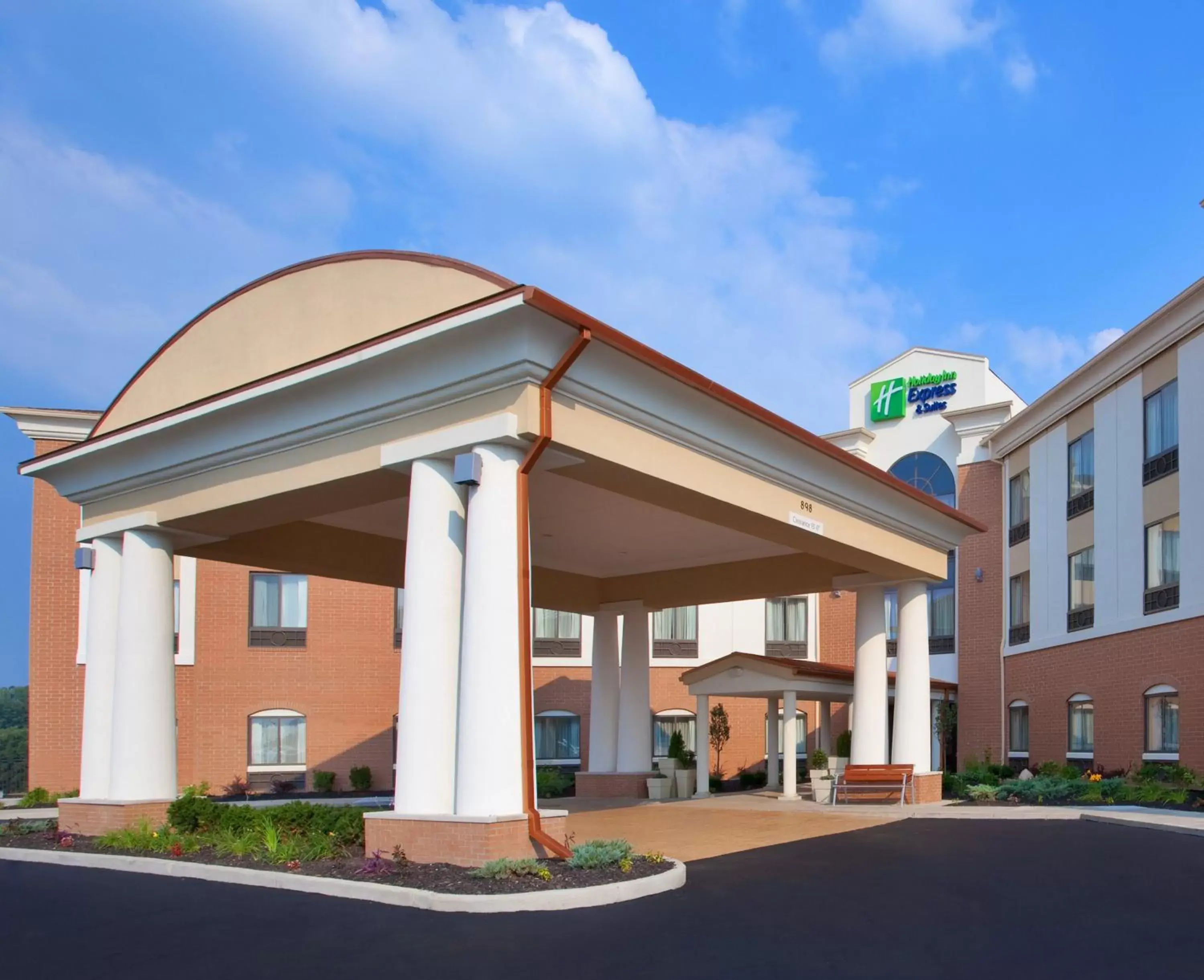 Property Building in Holiday Inn Express Hotel and Suites Akron South-Airport Area, an IHG Hotel