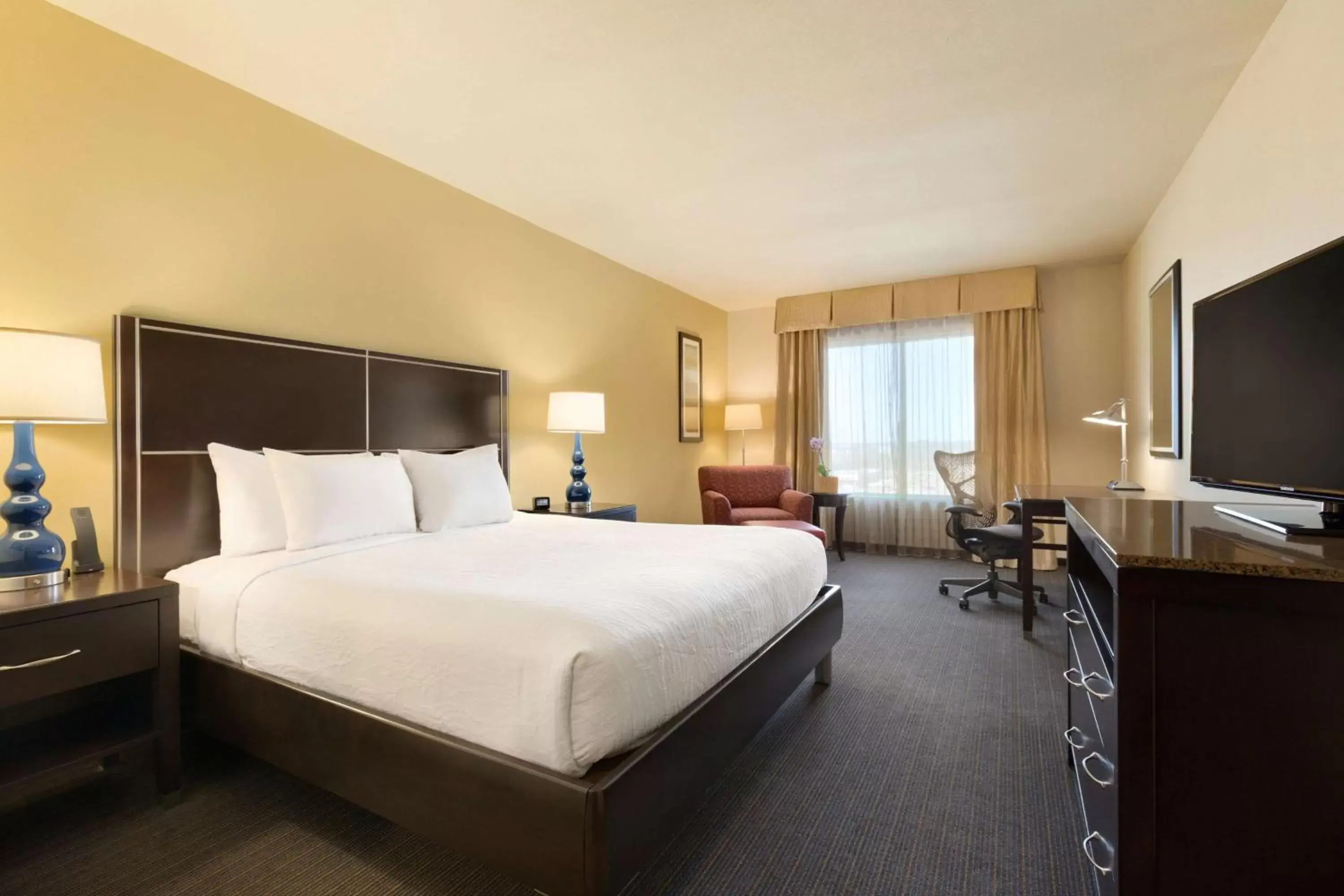 Bedroom in Hilton Garden Inn Houston NW America Plaza
