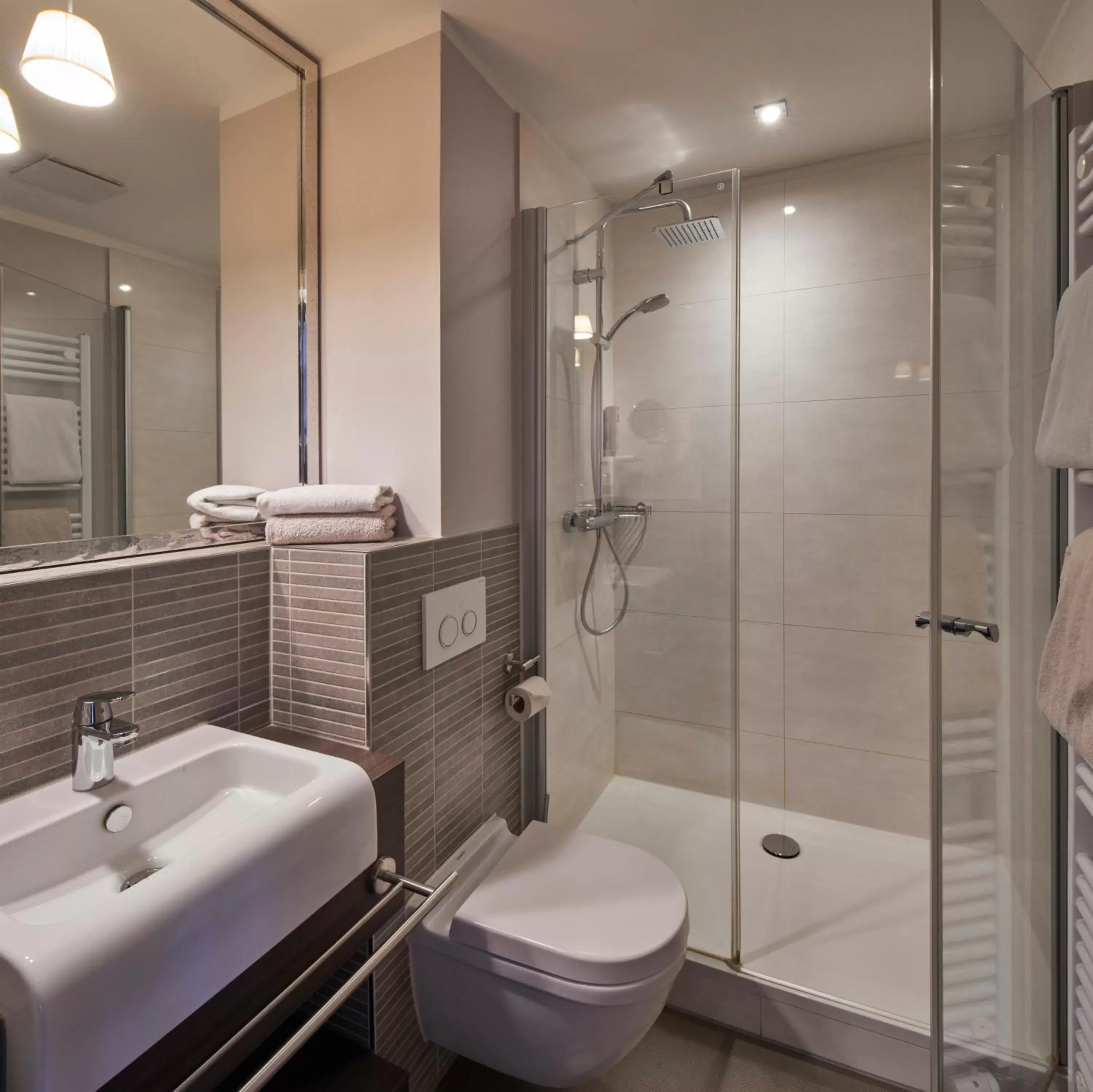 Bathroom in Hotel Via Regia - VIAs-Hotels