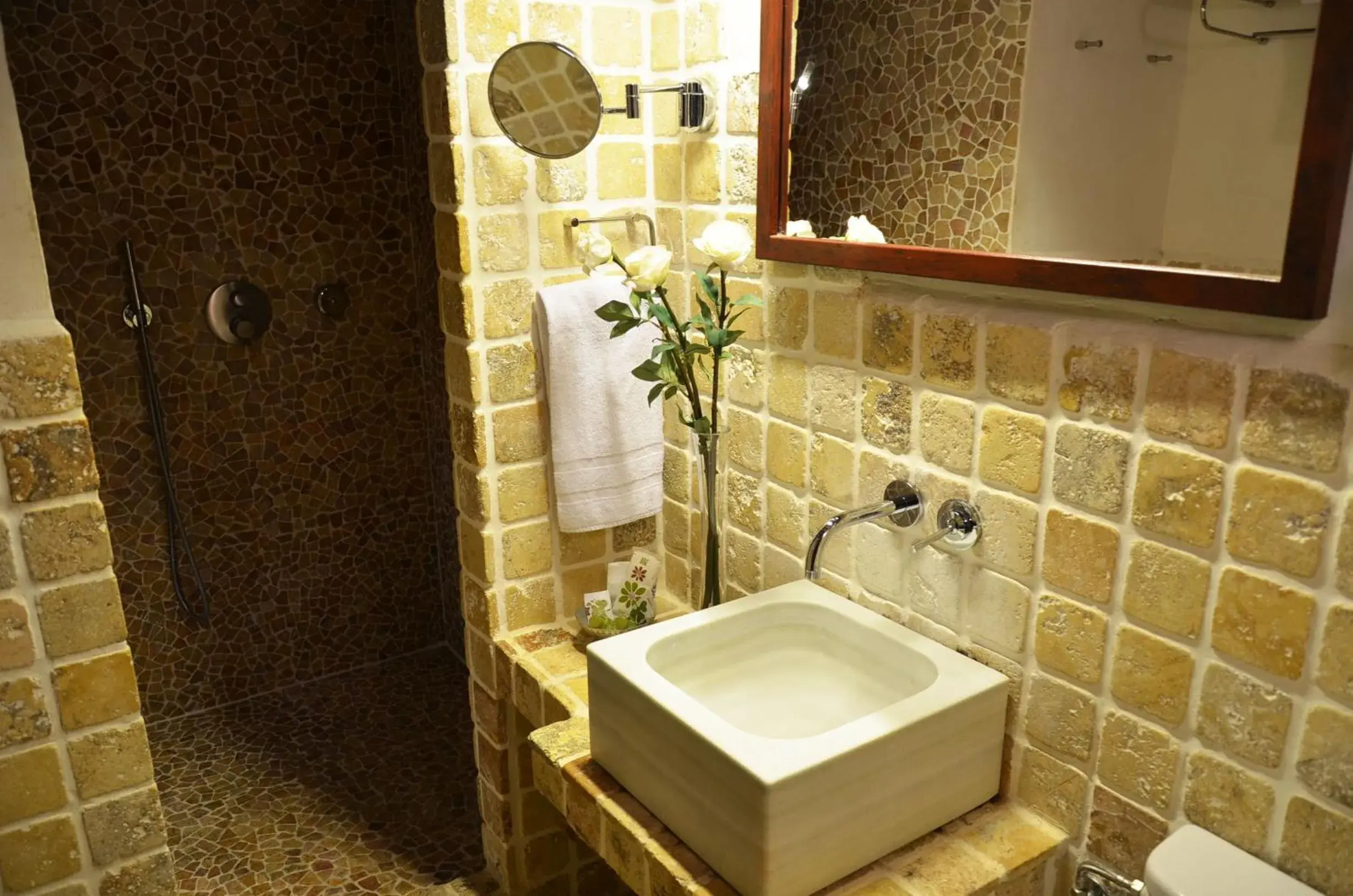Bathroom in Hotel Galena Mas Comangau