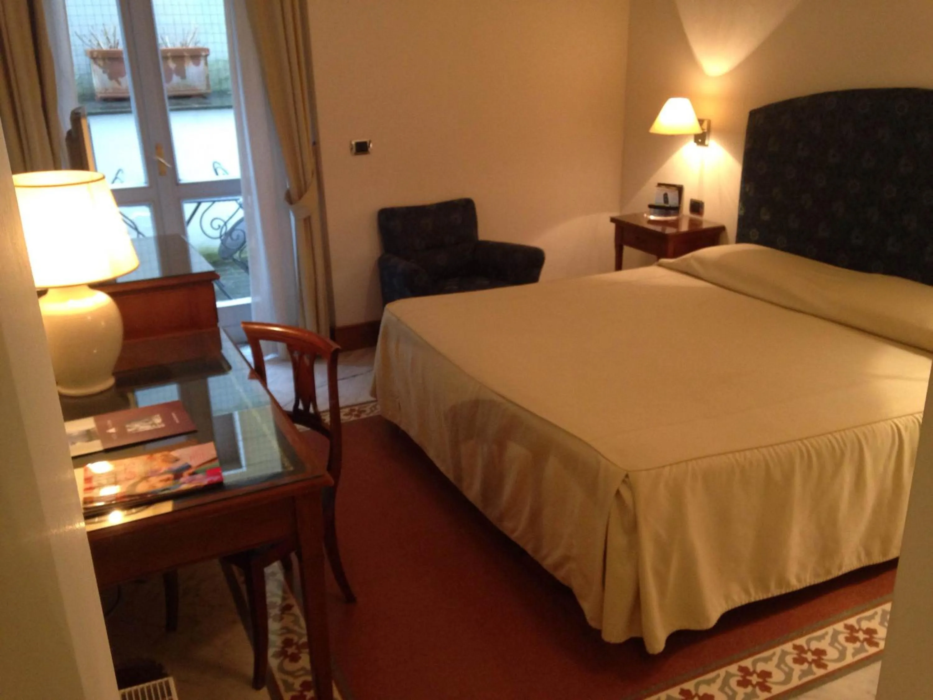 Comfort Double Room in Hotel Flora