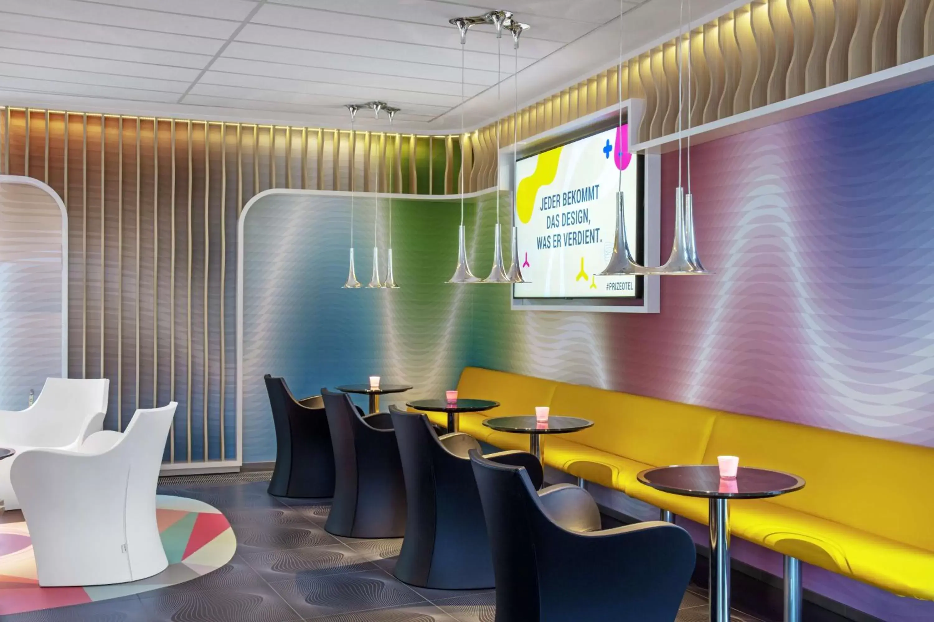 Lounge or bar, Restaurant/Places to Eat in prizeotel Bremen-City