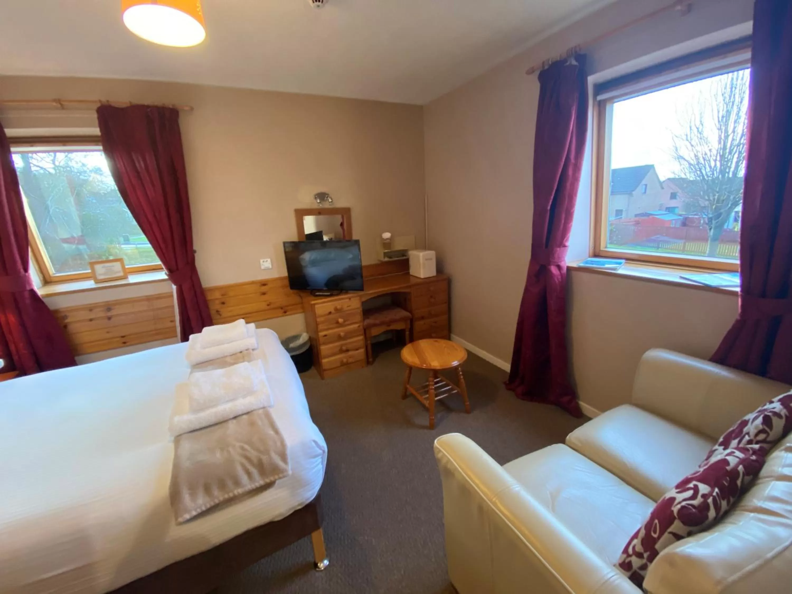 Bed in Smithton Hotel