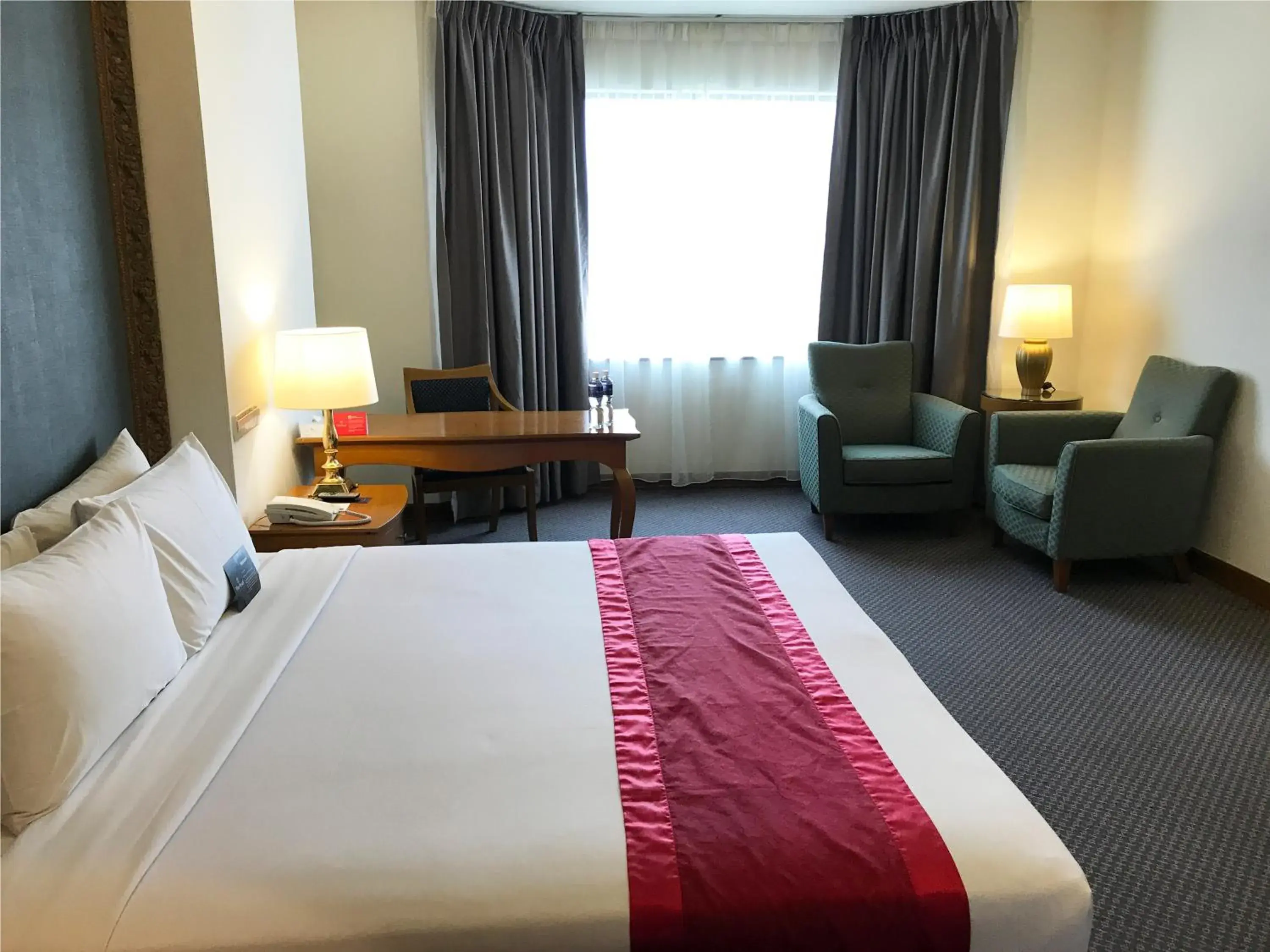 Bedroom, Bed in Pearl International Hotel