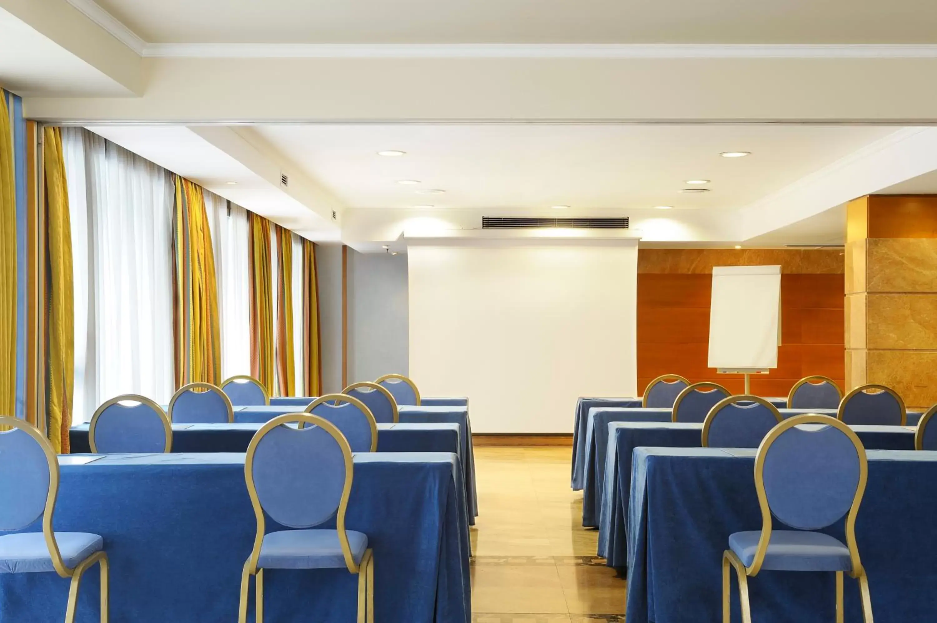 Business facilities in Exe Cristal Palace