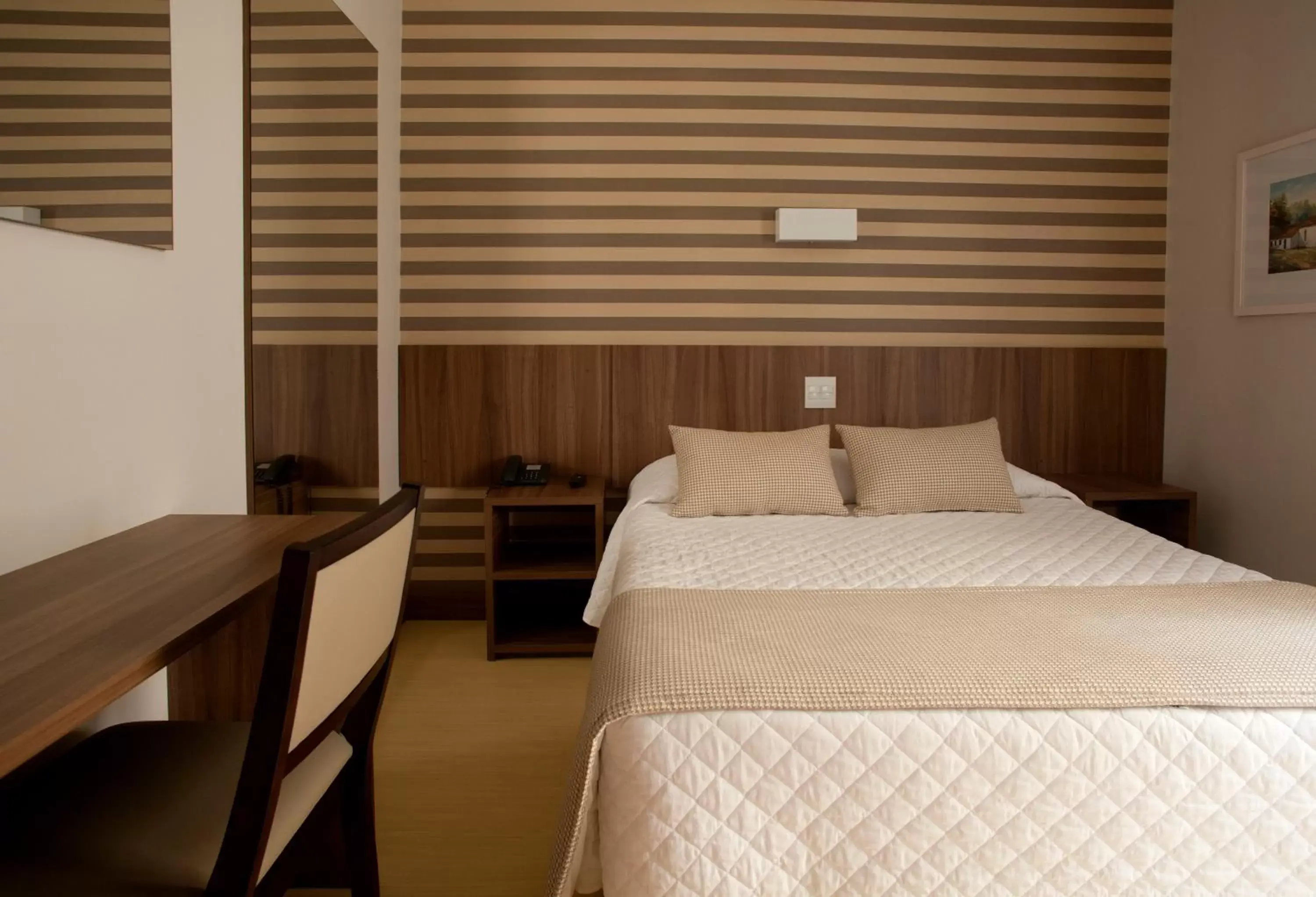 Superior Double Room - single occupancy in Hotel Continental Business - 200 metros do Complexo Hospitalar Santa Casa