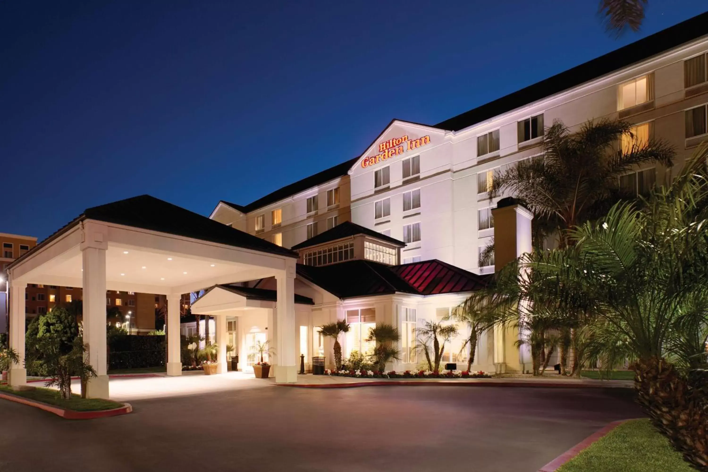 Property Building in Hilton Garden Inn Anaheim/Garden Grove