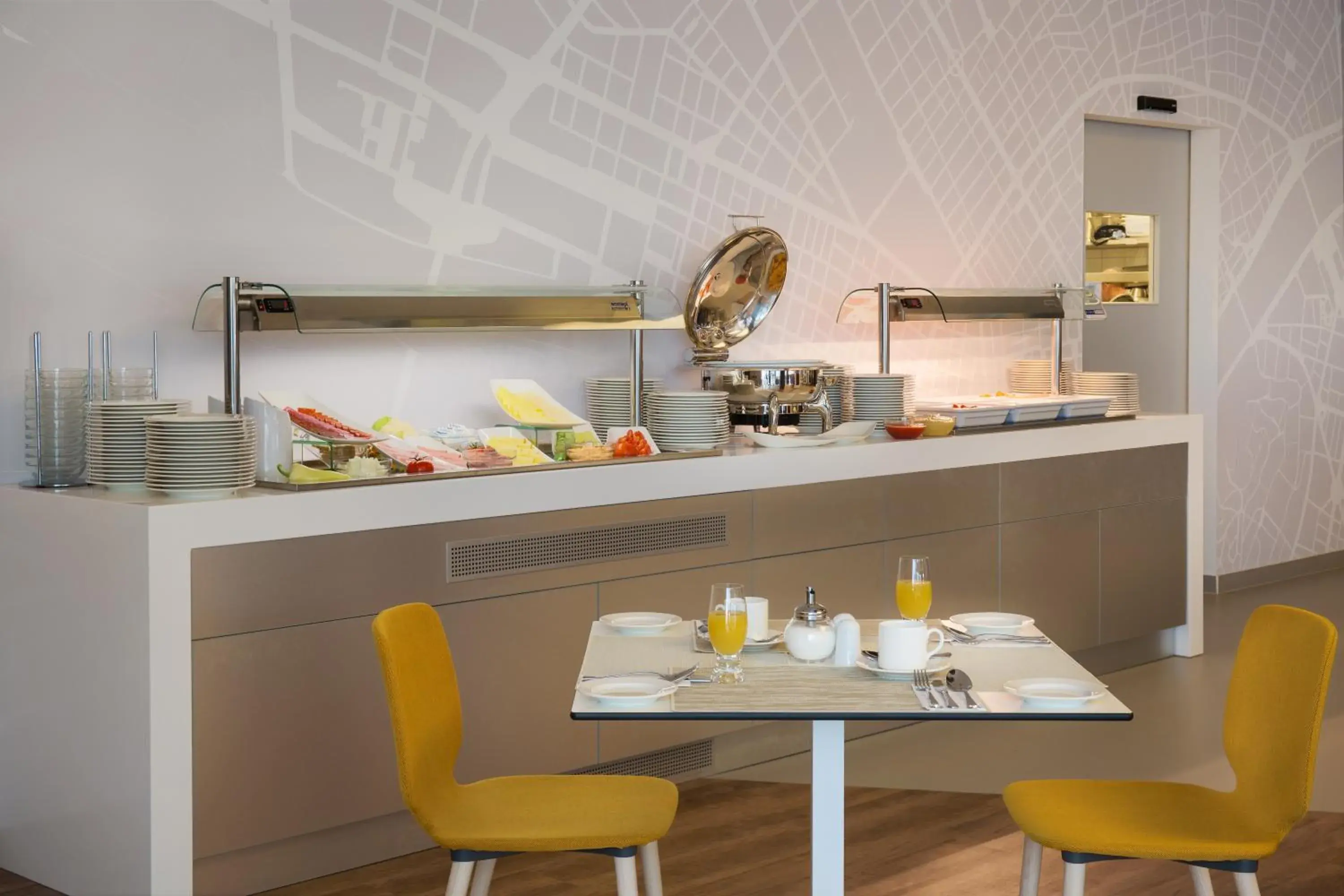 Buffet breakfast, Restaurant/Places to Eat in ibis Styles Budapest Airport
