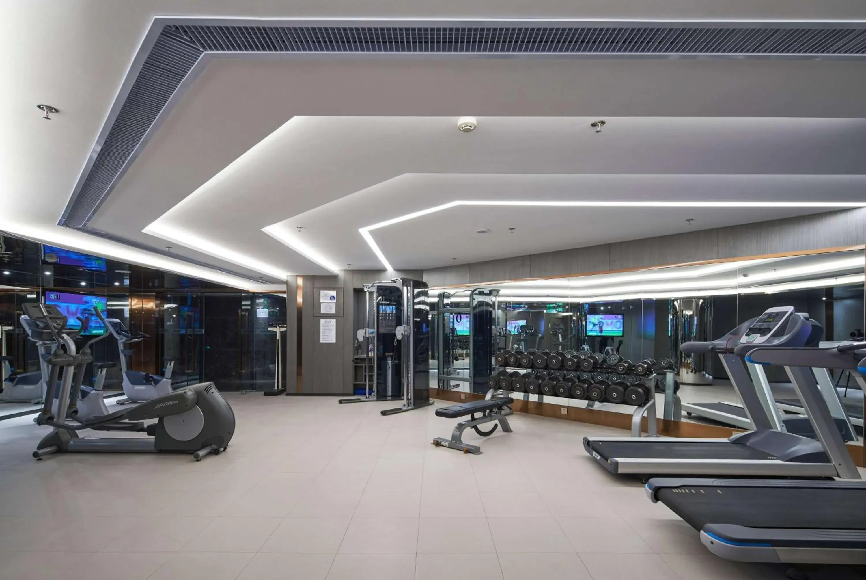 Fitness centre/facilities, Fitness Center/Facilities in Howard Johnson Paragon Hotel Beijing
