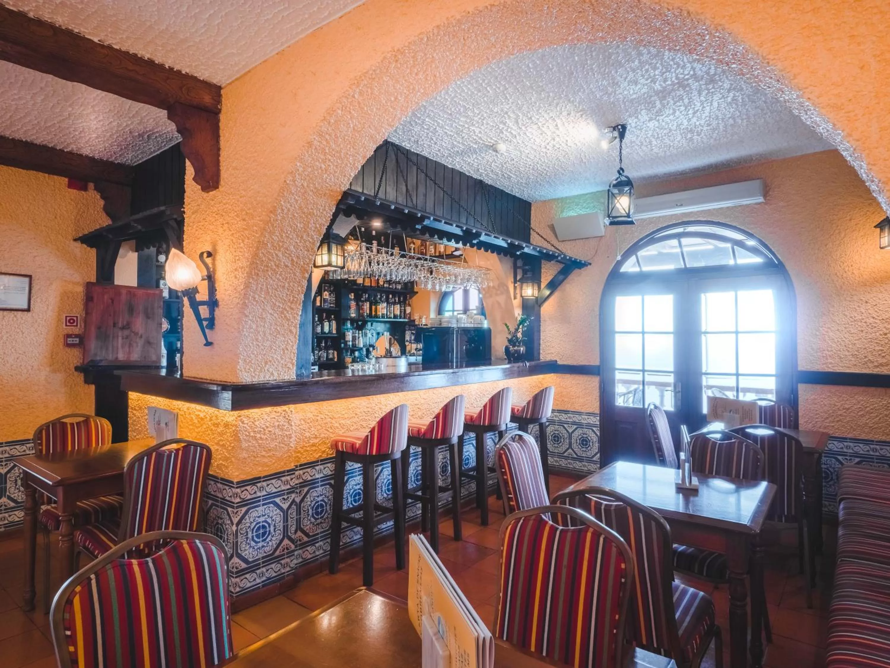 Restaurant/places to eat in Ocean Gardens