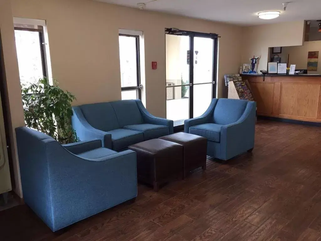 Seating Area in Days Inn by Wyndham Colby