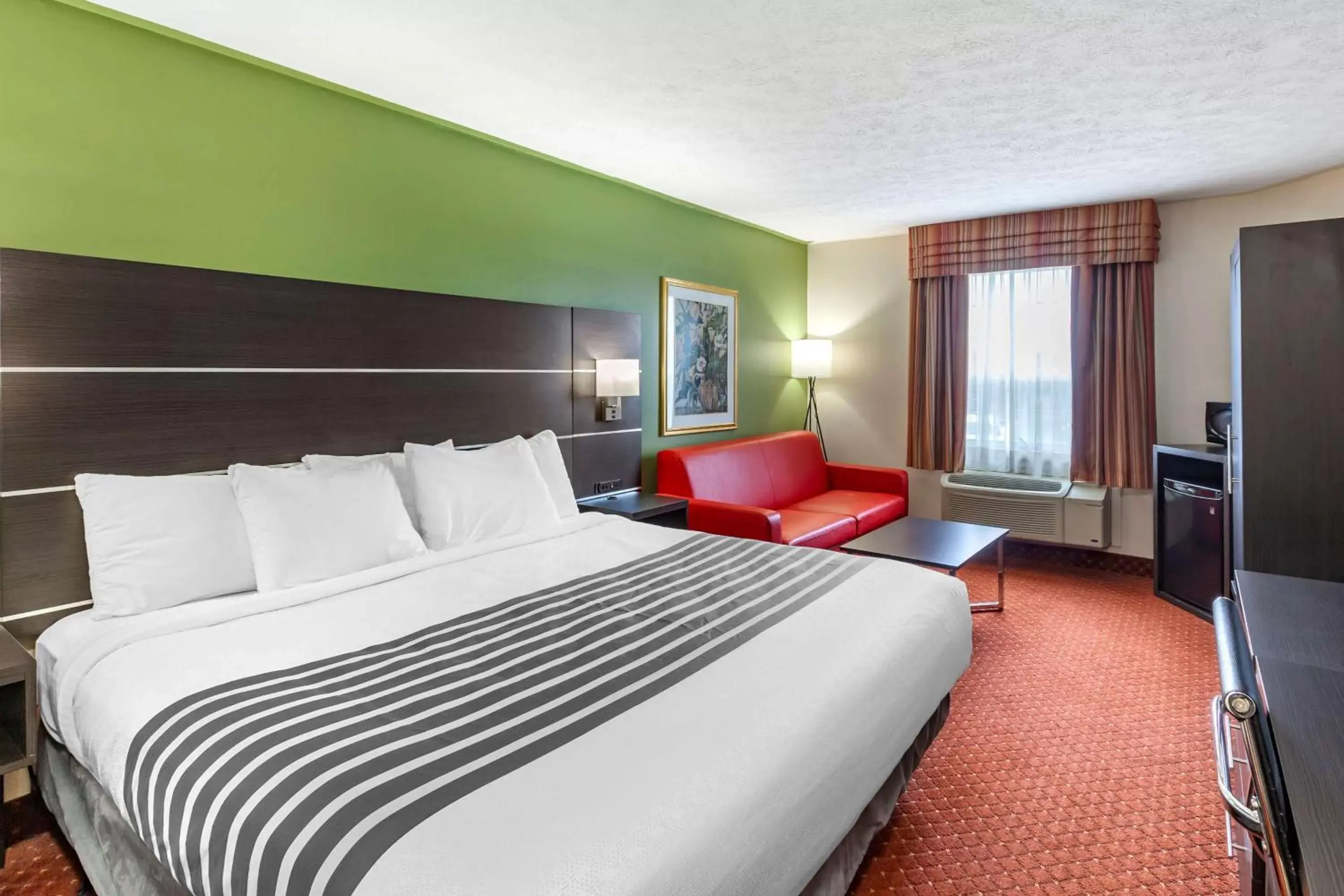 Photo of the whole room, Bed in SureStay Plus Hotel by Best Western Kincardine