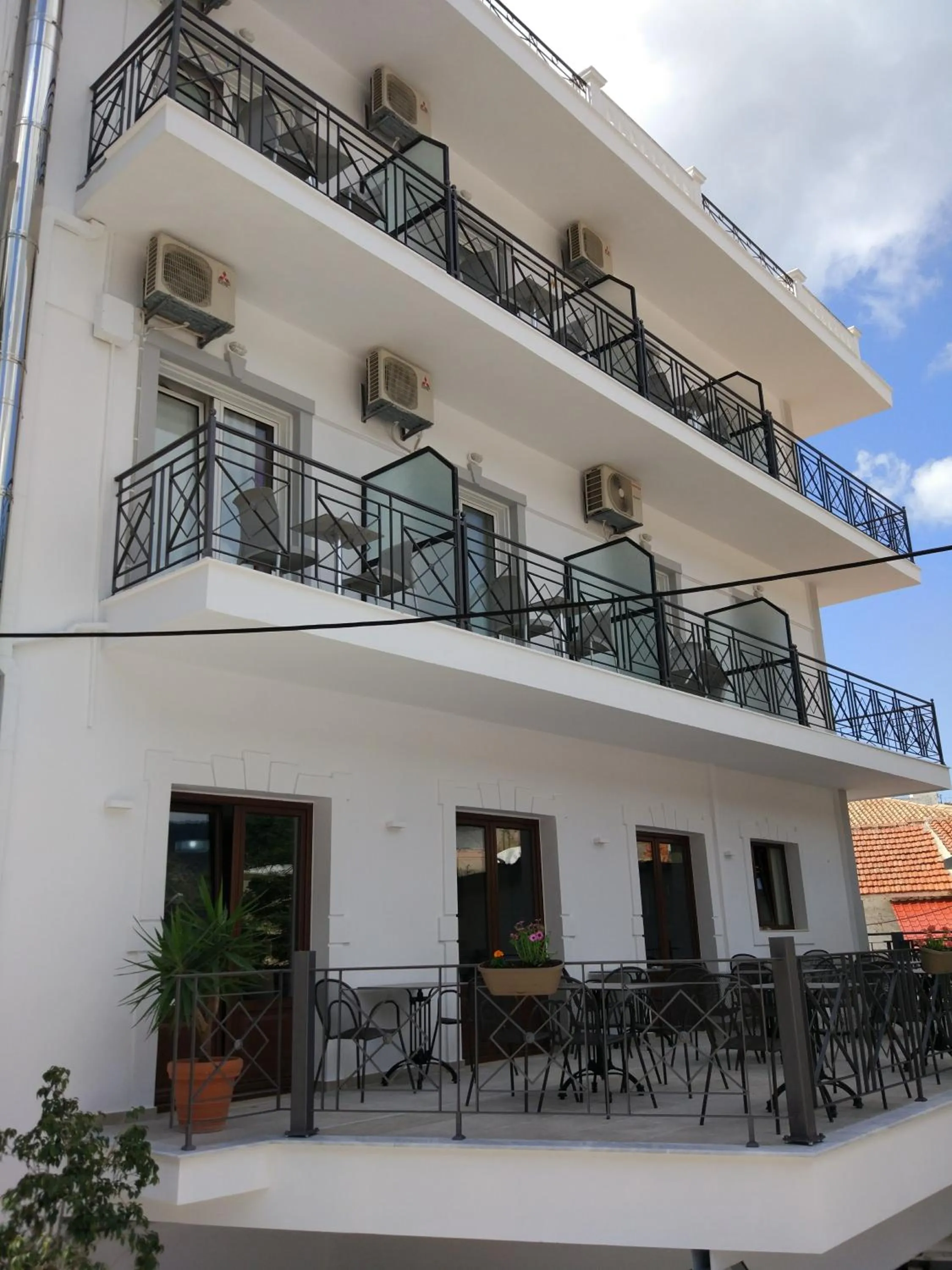 Facade/entrance in San Nectarios
