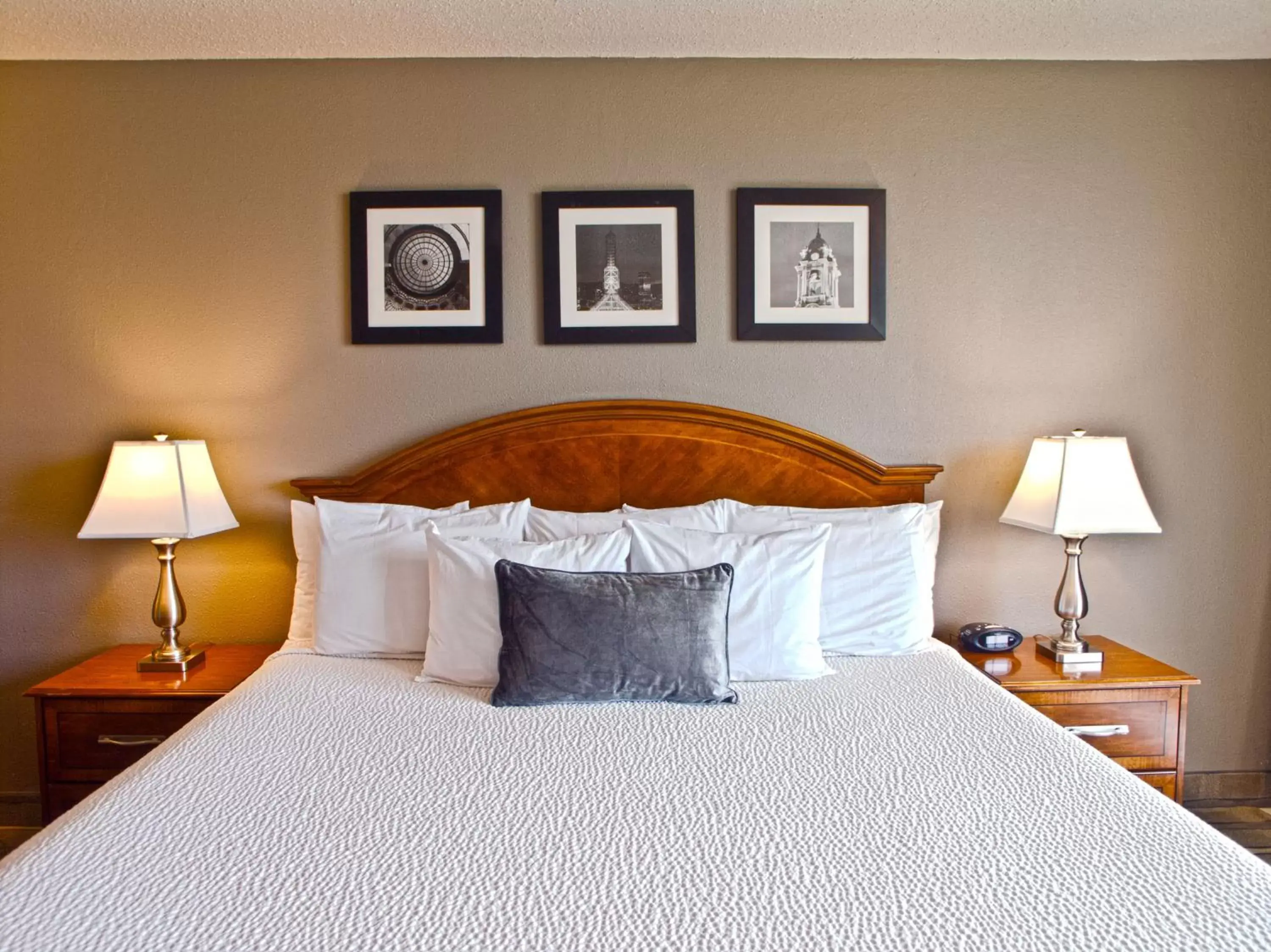 Bed in Inn at the Convention Center Bed in Inn at the Convention Center
