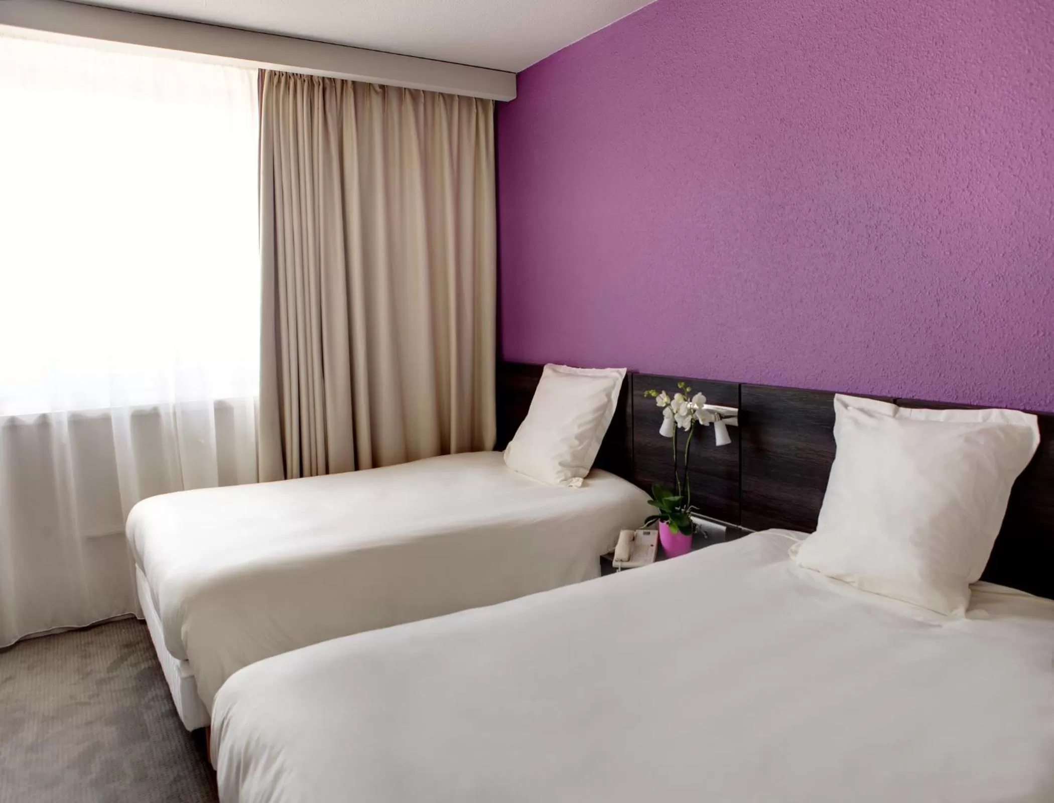 Bed in Best Western Alexander Park Chambéry