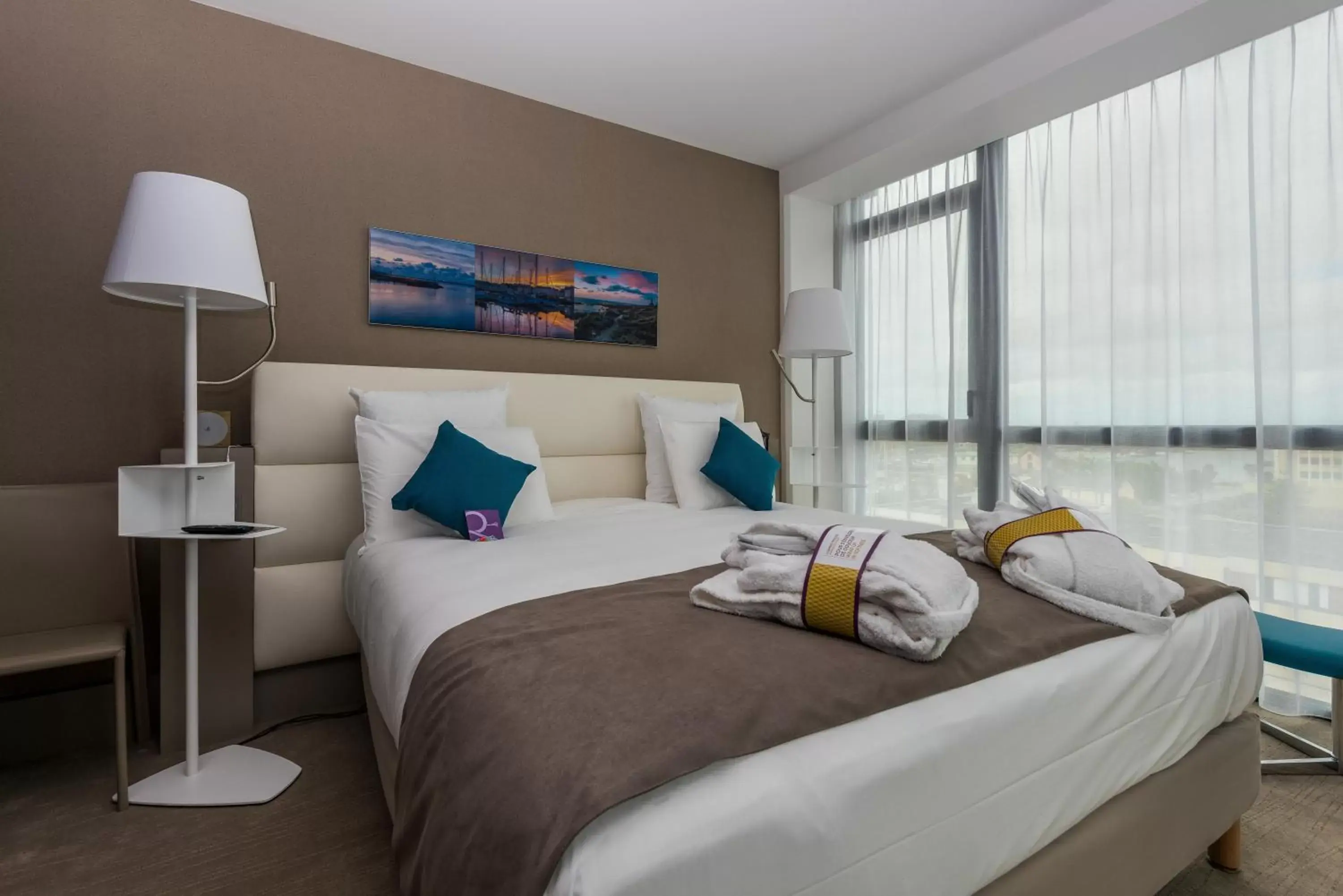 Bedroom, Bed in Mercure Cherbourg Centre Port