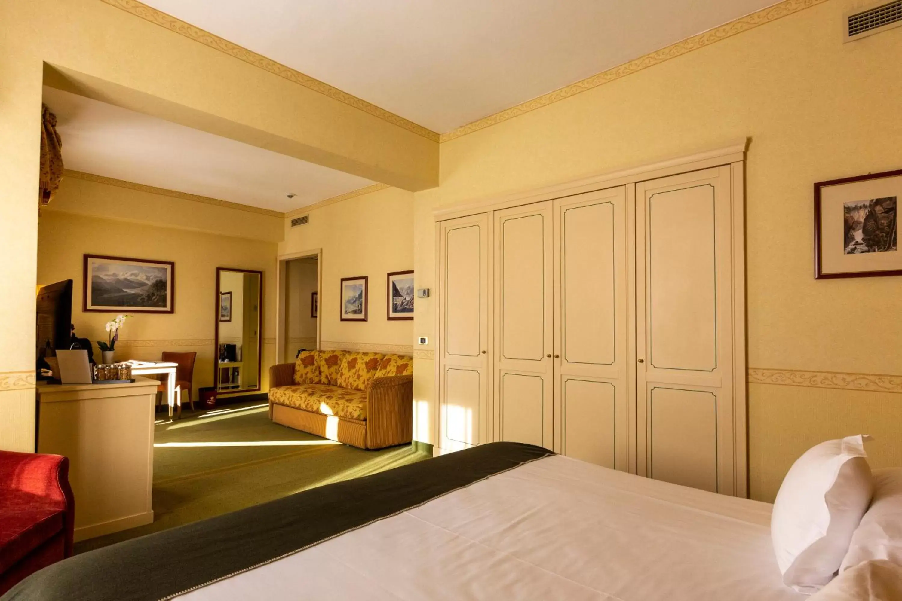 Photo of the whole room, Bed in Grand Hotel Royal E Golf