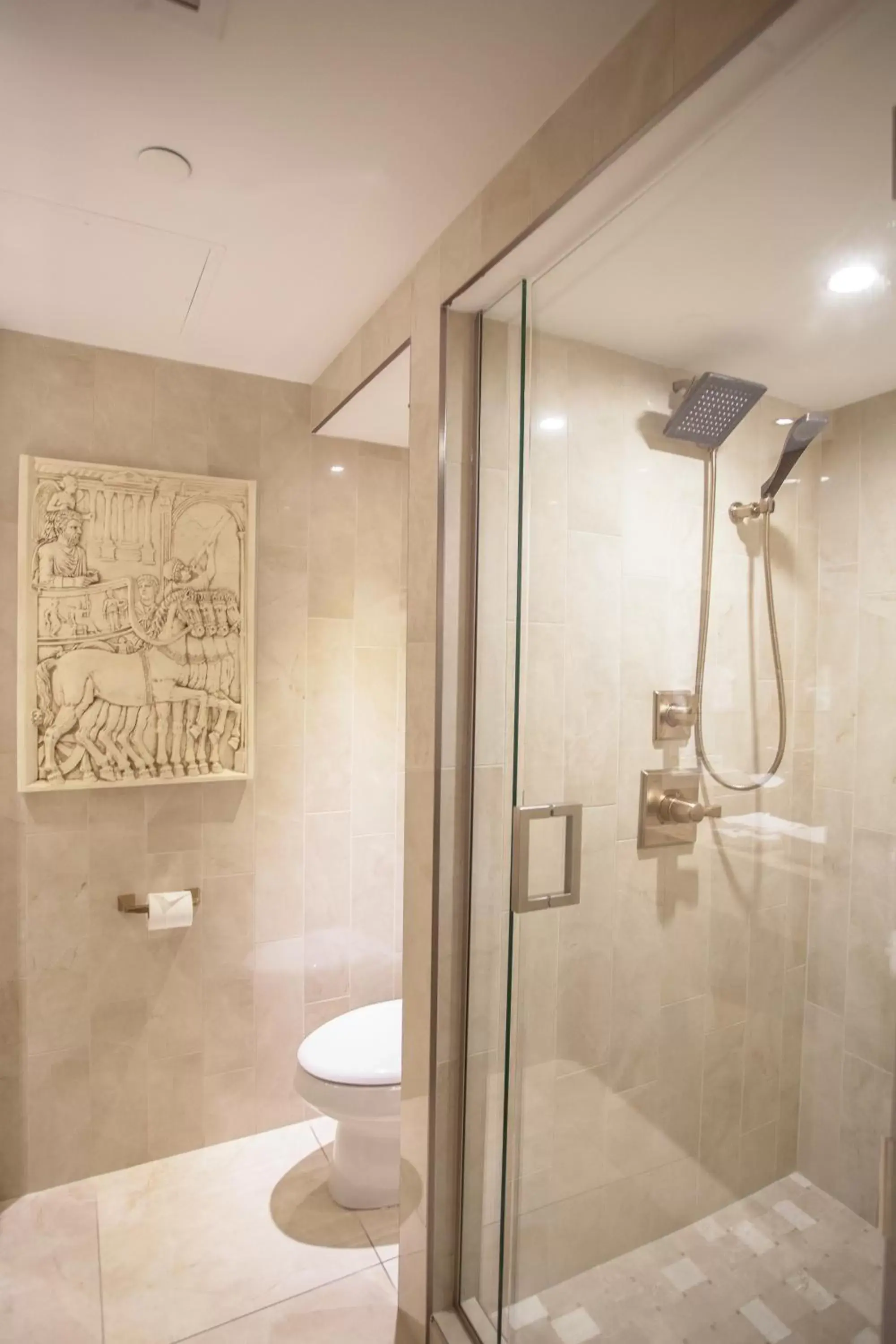 Shower, Bathroom in Fantasyland Hotel