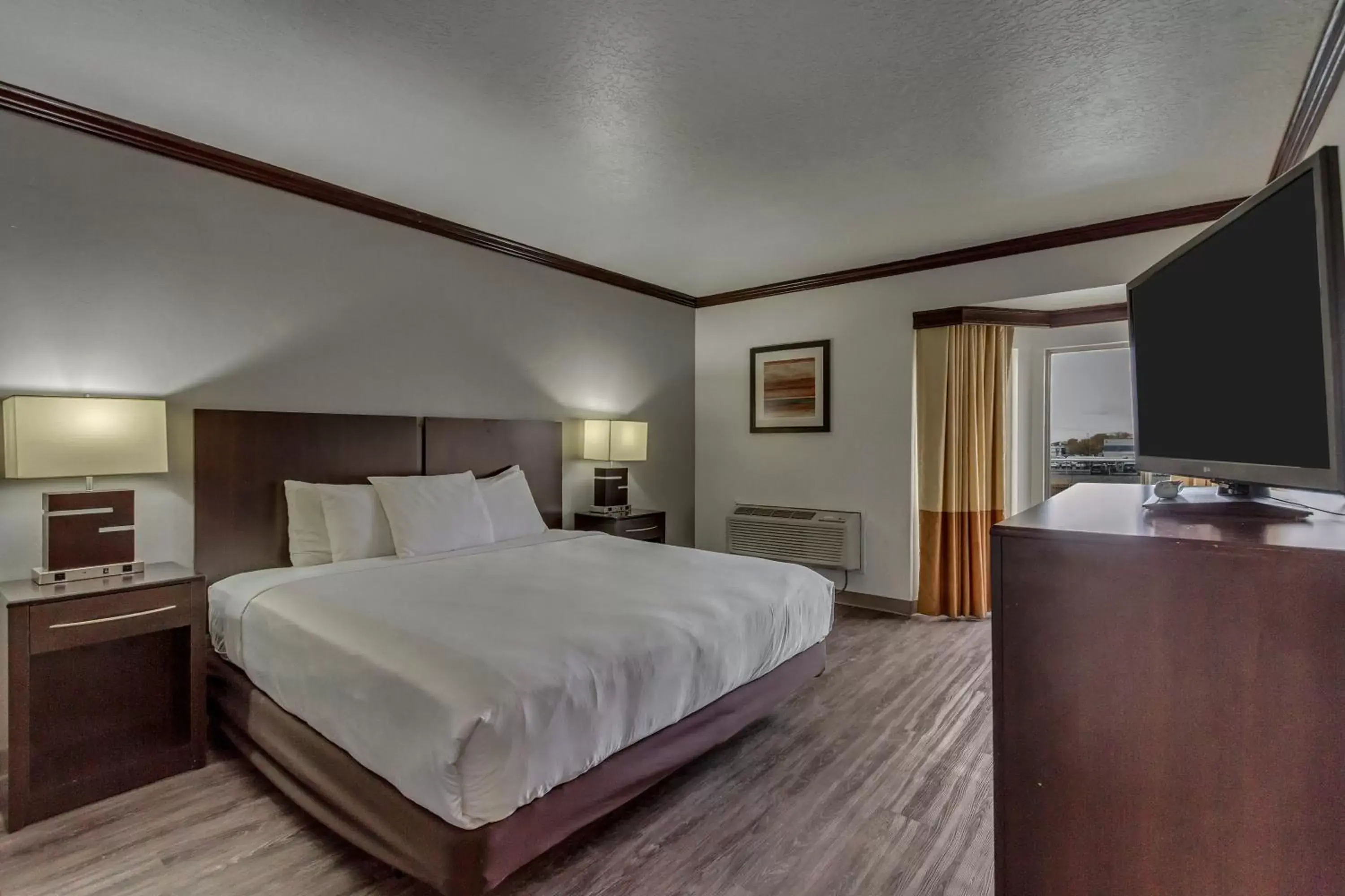 Bed in Park Inn by Radisson Salt Lake City -Midvale