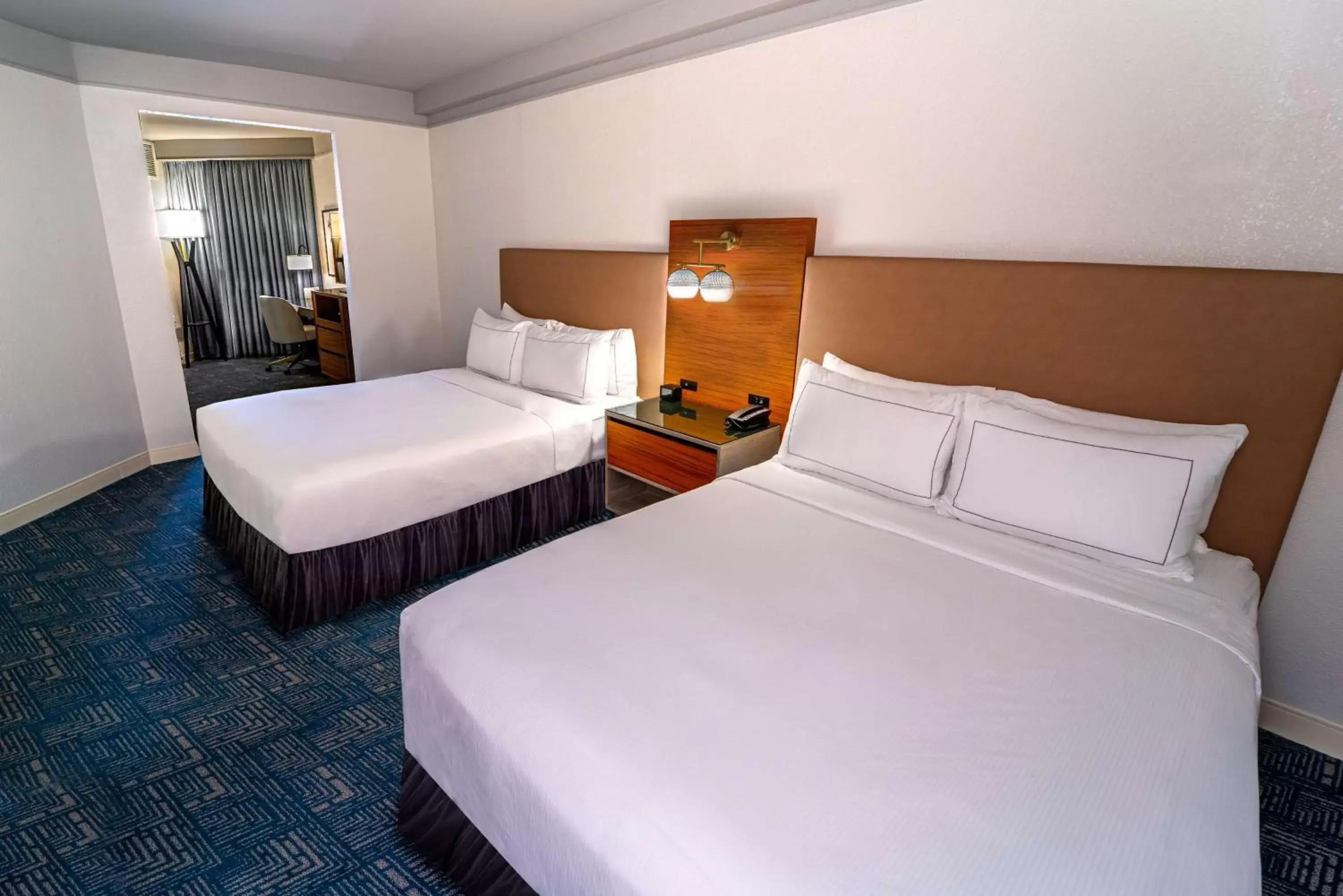 Bed in DoubleTree by Hilton Tampa Rocky Point Waterfront Bed in DoubleTree by Hilton Tampa Rocky Point Waterfront